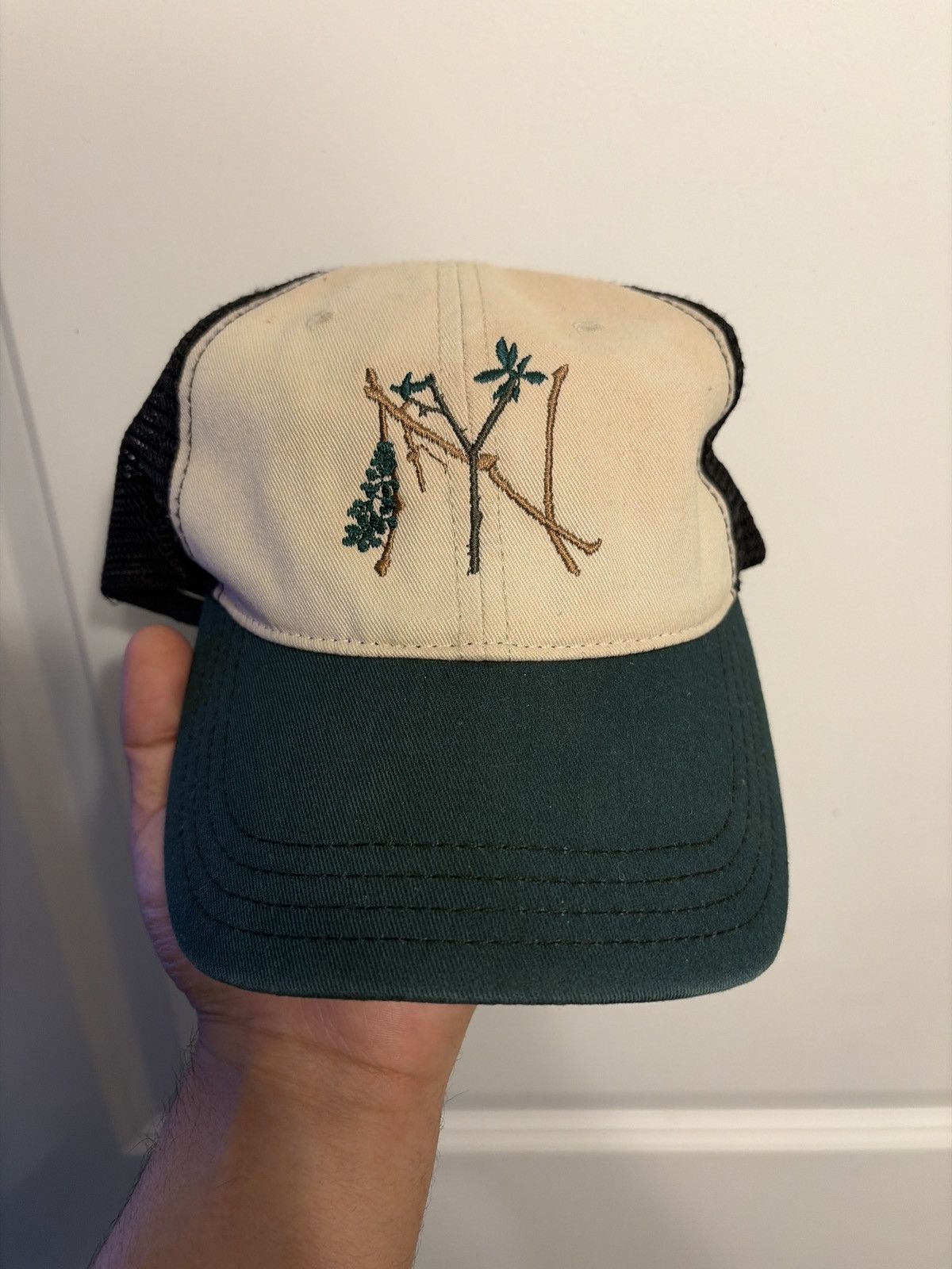 basketcase gallery 💚 Basketcase Gallery Los Angeles Creeper Hat NEW Size ONE SIZE - 1 Preview