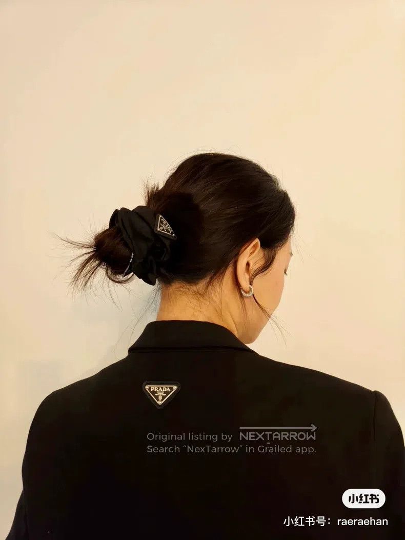 Prada Prada Black triangle letter logo hair hoop Size ONE SIZE - 9 Thumbnail