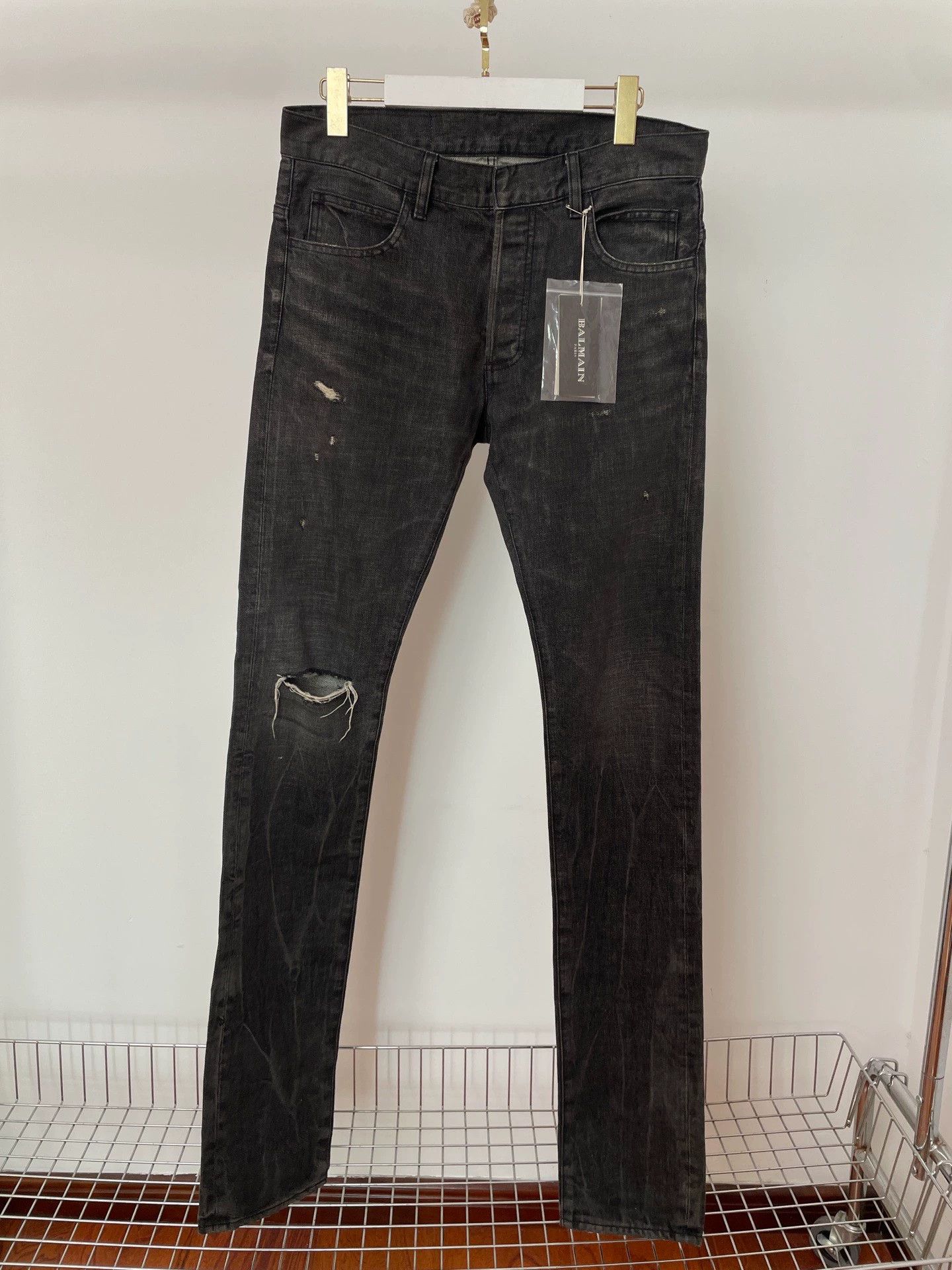 Balmain Balmain Cut-Out Jeans New With Tags Japan Made 30 Size US 30 / EU 46 - 1 Thumbnail