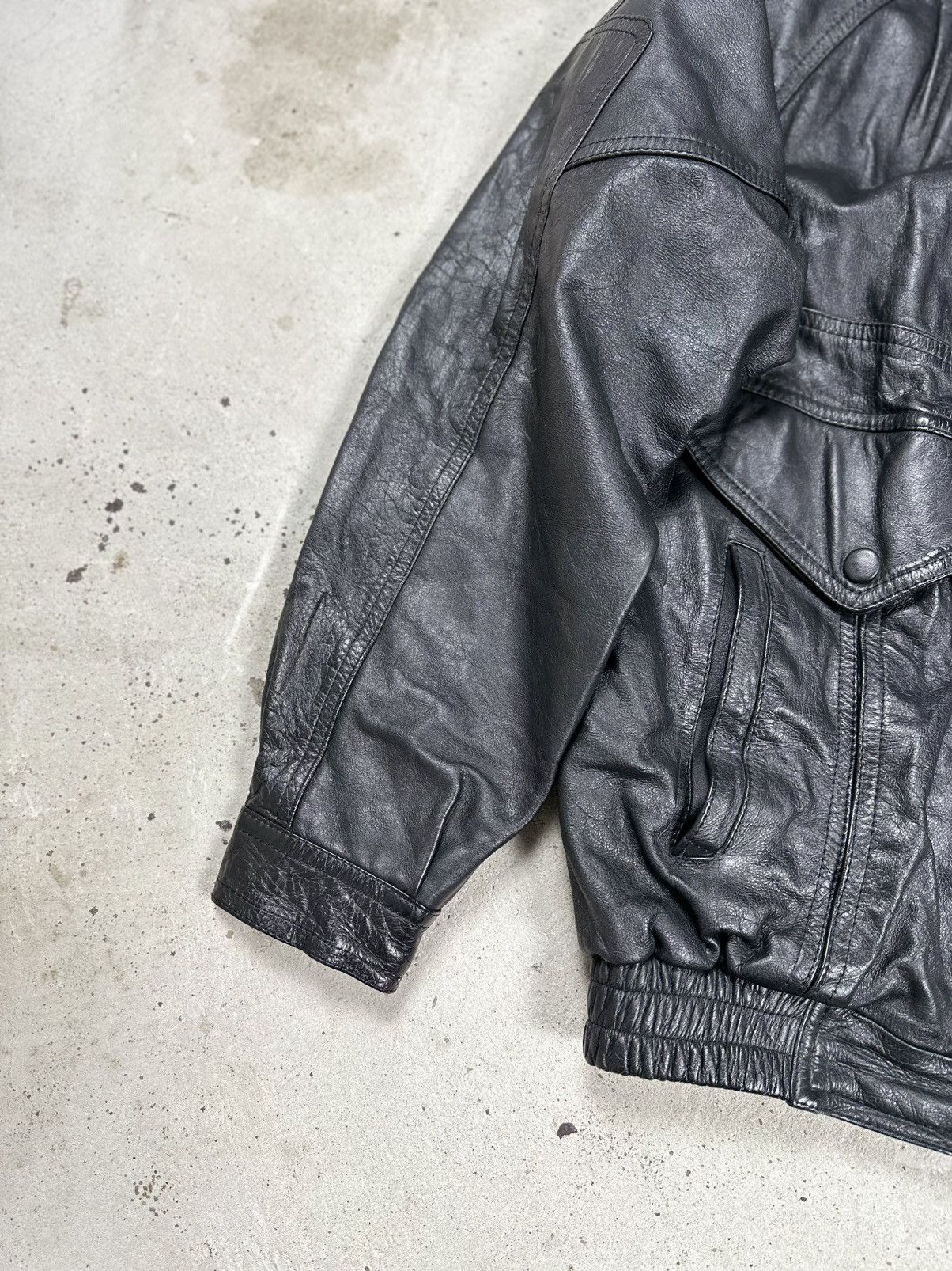 Vintage Vintage 90s Black Utility Leather Bomber Jacket Boxy archive Size US L / EU 52-54 / 3 - 3 Thumbnail
