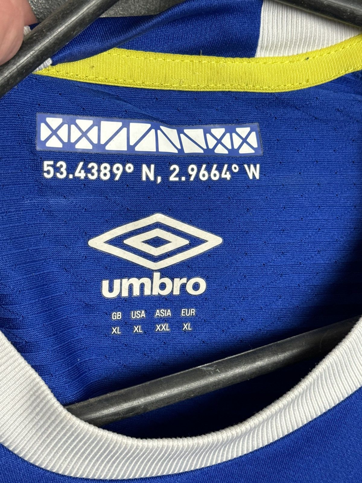 Umbro Everton 16/17 Home Football Jersey Size US XL / EU 56 / 4 - 13 Thumbnail