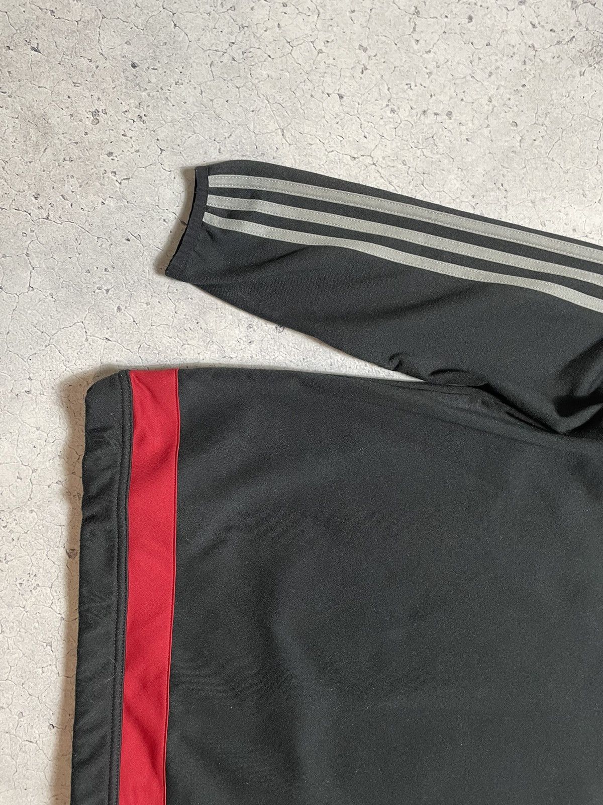 Adidas Vintage Adidas AC Milan Blokecore Football Sweatshirt Y2K Size US M / EU 48-50 / 2 - 3 Thumbnail