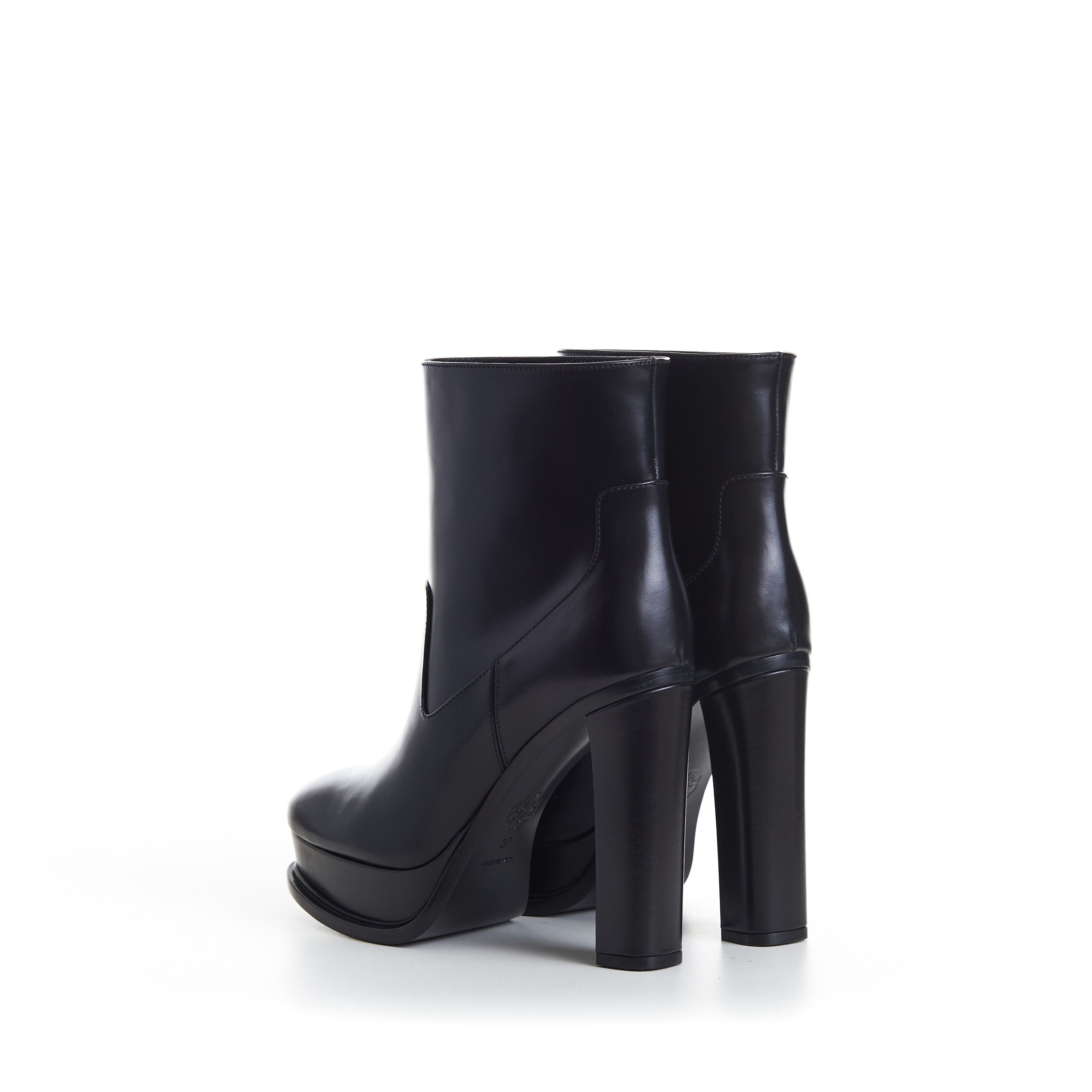 Alexander McQueen Black Leather Platform Ankle Boot - Pull Up, Round Toe Size US 9 / IT 39 - 6 Thumbnail