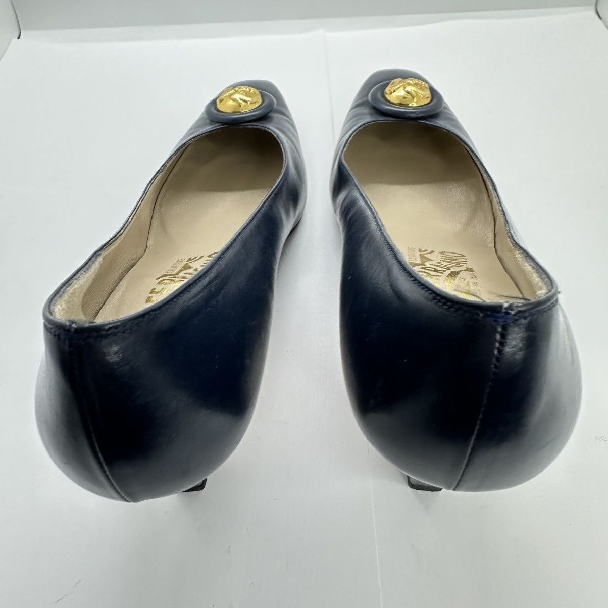 Salvatore Ferragamo Vintage Salvatore Ferragamo Sz 8.5AA Navy Leather Pumps Size US 8.5 / IT 38.5 - 6 Thumbnail