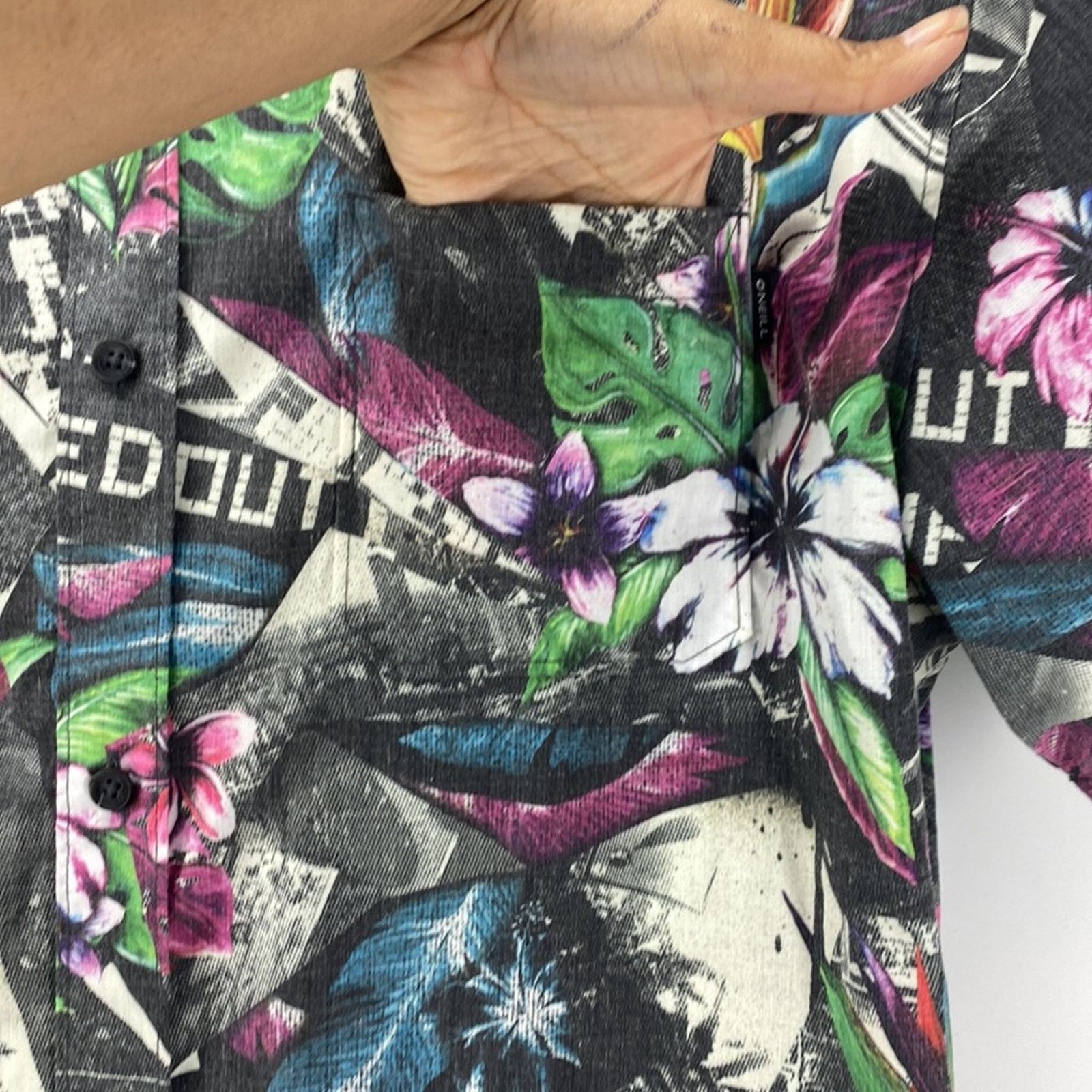 O'Neill O'neill tropical print short sleeve button front shirt Size US XL / EU 56 / 4 - 3 Thumbnail
