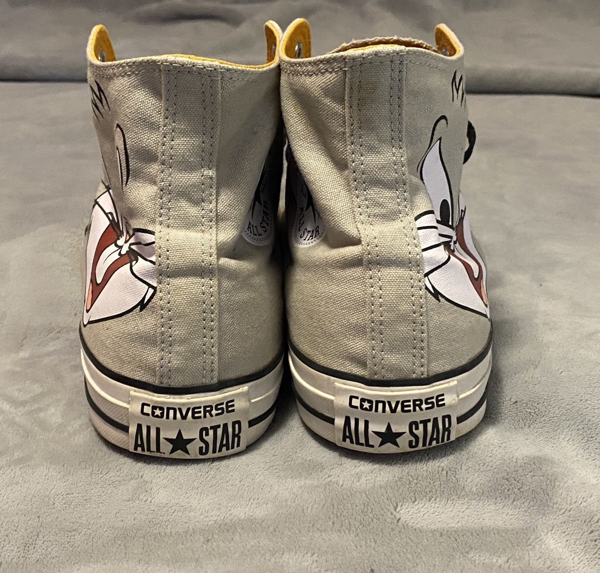 RARE* Looney Tunes x Chuck Taylor All Star Hi 'Bugs Bunny'