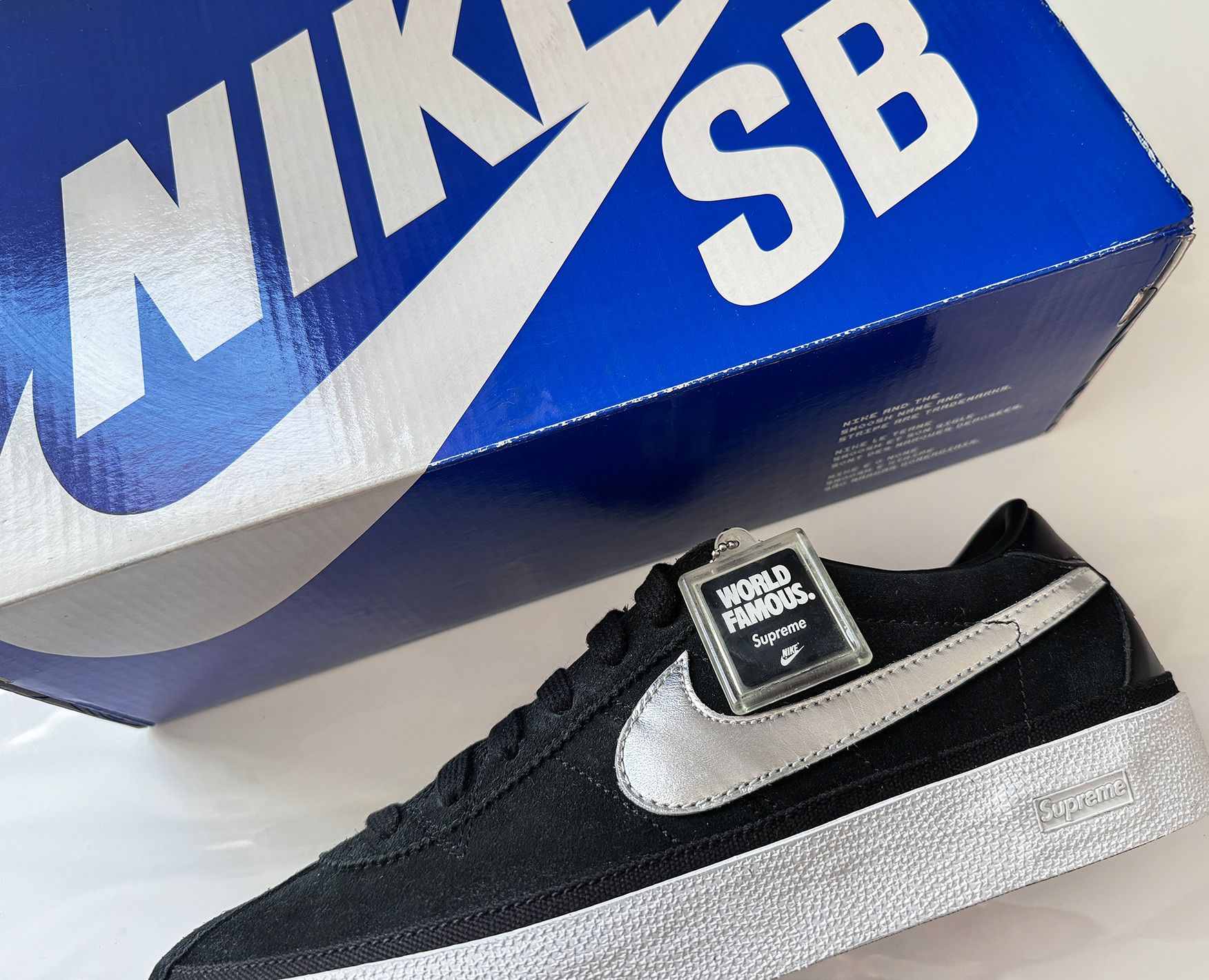 Nike SB Supreme x Nike SB Zoom Bruin Size 9 Size US 9 / EU 42 - 18 Thumbnail