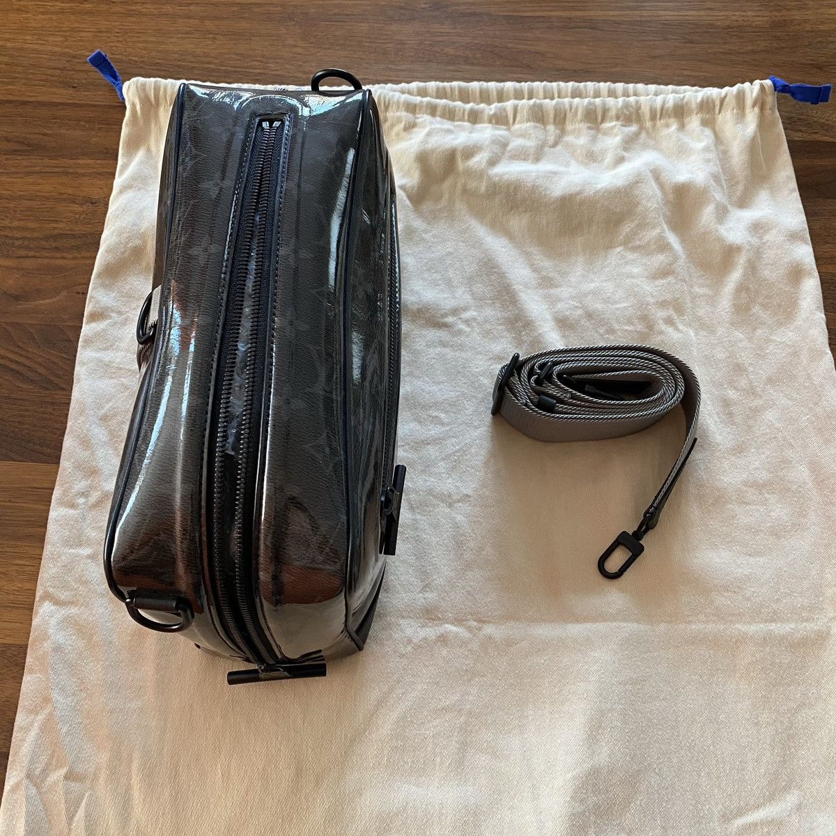 Louis Vuitton 1 of 1 Runway FW18 Black Glaze Camera Bag Size ONE SIZE - 10 Thumbnail