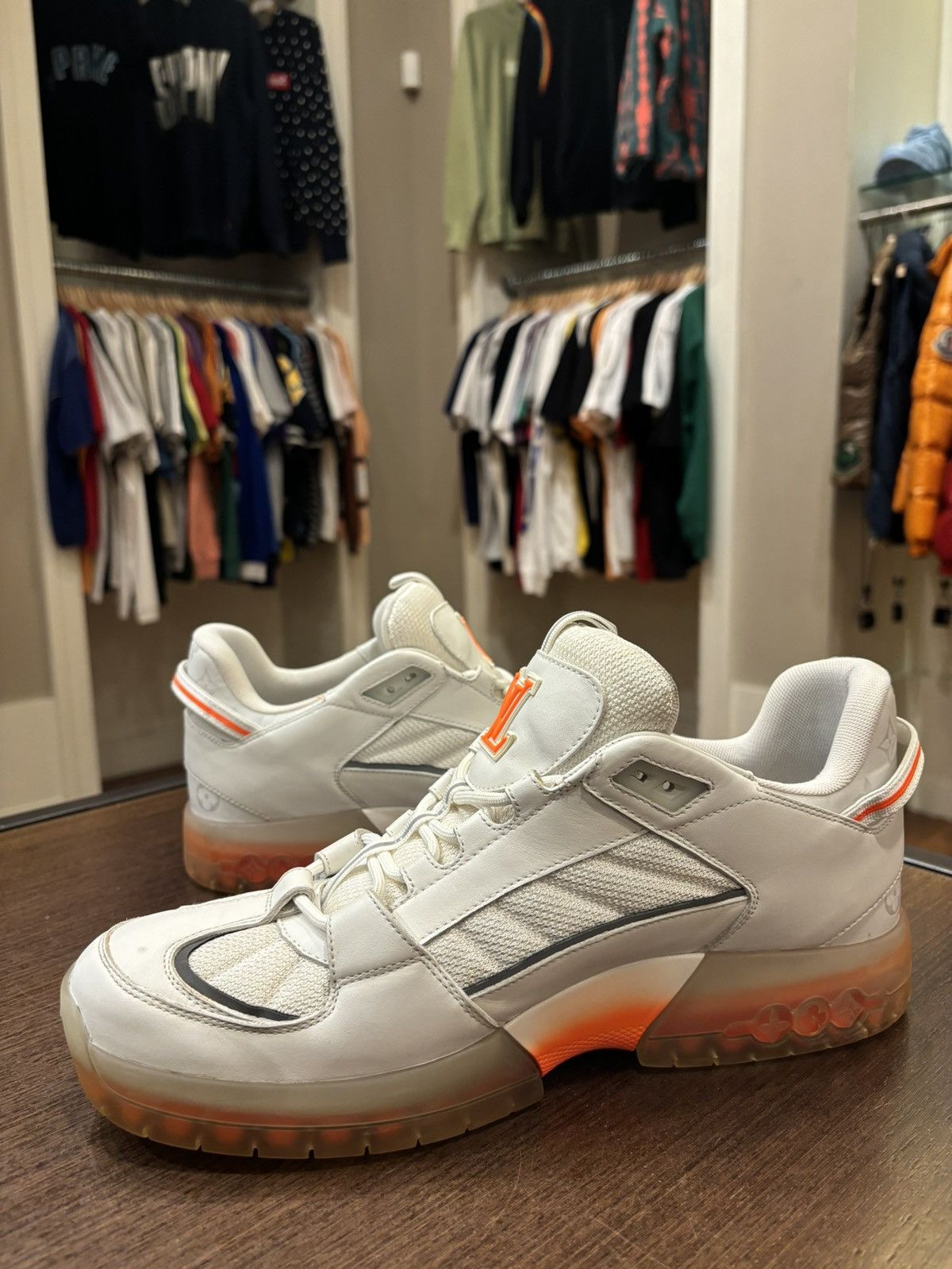 Louis Vuitton Louis Vuitton x Lucien Clark A View Sneaker White Size US 9 / EU 42 - 3 Thumbnail