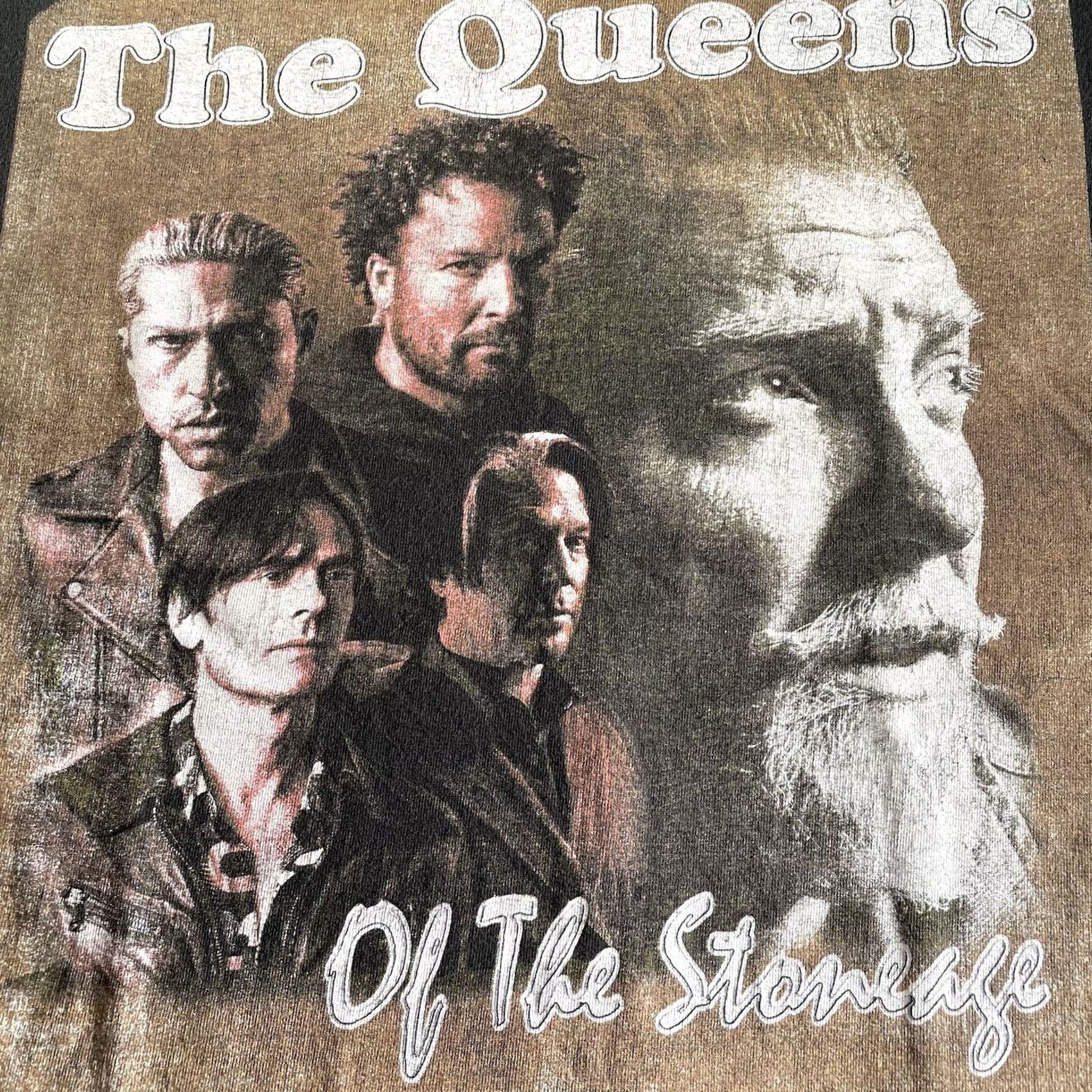 Gildan Queens Of The Stone Age Shirt Men’s L Rock Alive In The Catacombs QOTSA Gildan Black 90s Band Music Concert Foo Fighters Nirvana Dave Grohl Mens Size US L / EU 52-54 / 3 - 3 Thumbnail
