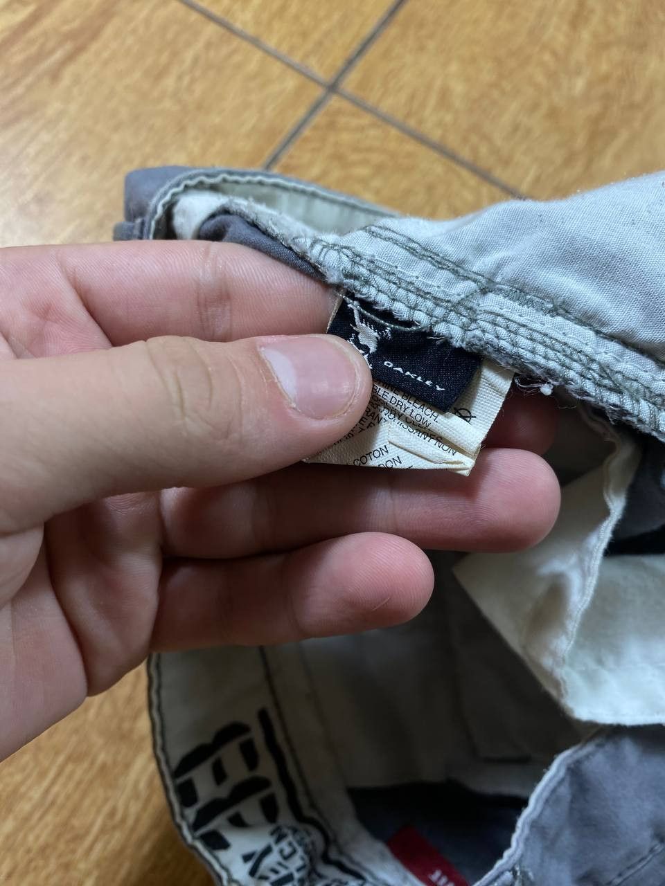 Oakley 90's Oakley cargo shorts - 33 Size US 33 - 4 Thumbnail