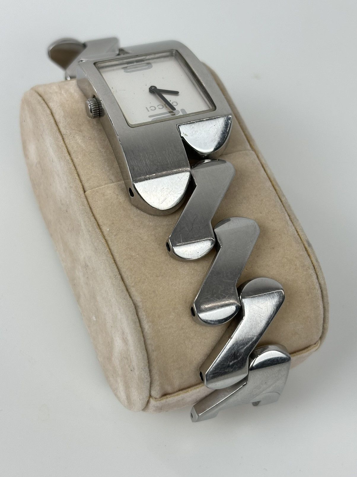 Designer × Gucci × Paolo Gucci RARE 2055G Swiss Made Stainless Steel ZigZag Bracelet Quartz Wristwatch Size ONE SIZE - 13 Thumbnail