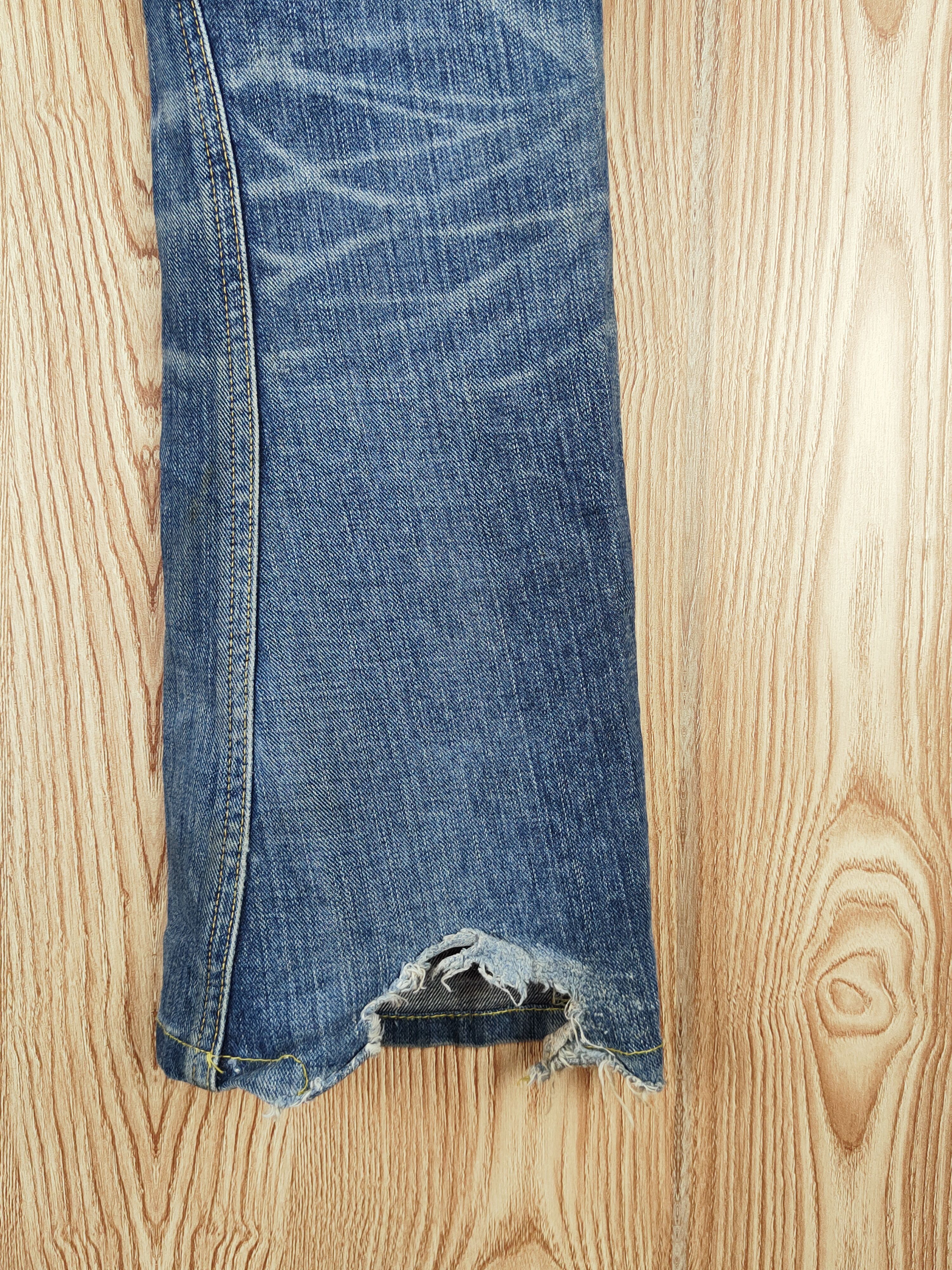 Japanese Brand Lee Blue Distressed Ripped Jeans #S2689 Size US 31 - 14 Thumbnail