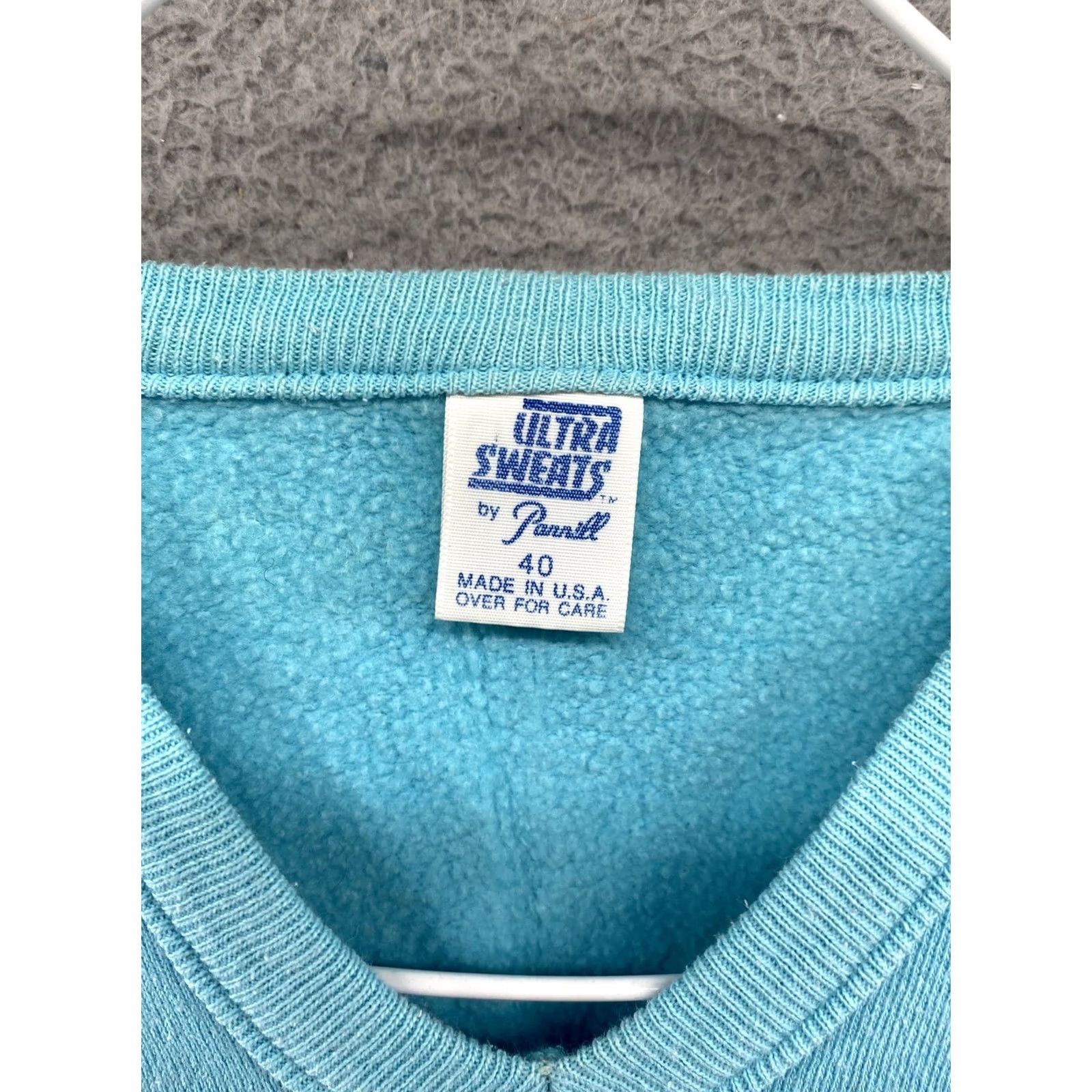 Vintage VINTAGE Ultra Sweats Pannill Blank Blue V-Neck Sweatshirt USA Made SZ 40 Women Pullover 80s Activewear Red/Blu e Size S / US 4 / IT 40 - 2 Thumbnail