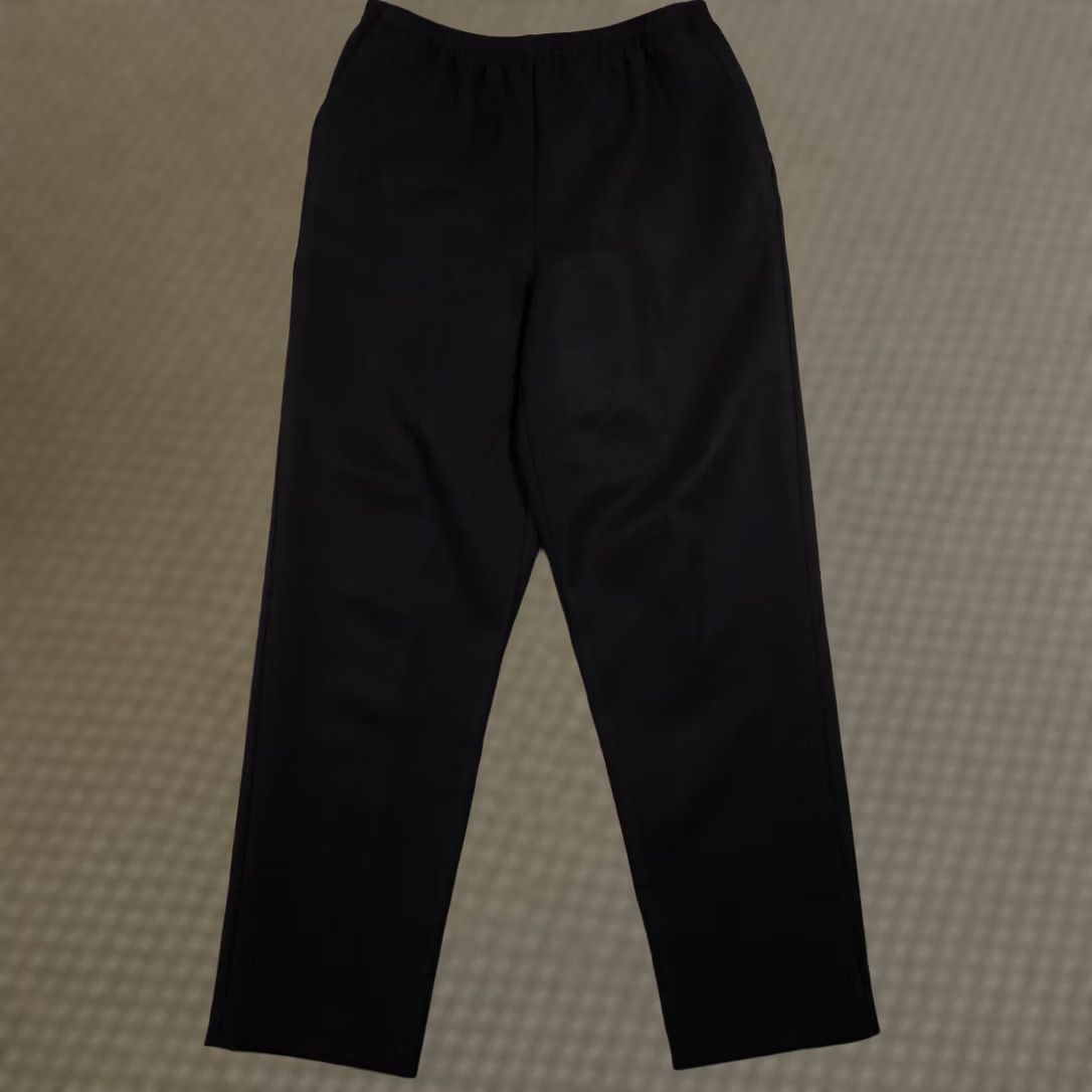 Vintage Alfred Dunner Pants Women's 12 Black Stretch Pull On Straight High-rise Casual Workwear Modern Business Women's Pants Size 34" / US 12 / IT 48 - 1 Thumbnail