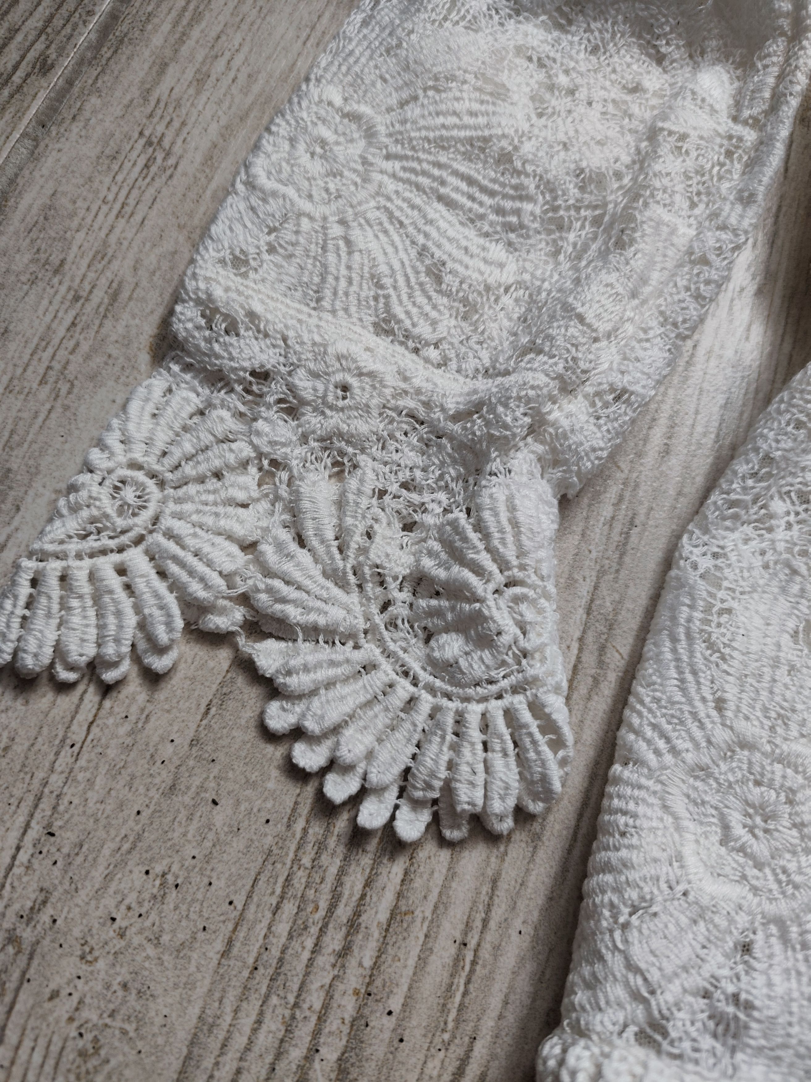 Ermanno Scervino Beautiful white lace jacket by Ermanno Scervino Size S / US 4 / IT 40 - 2 Thumbnail