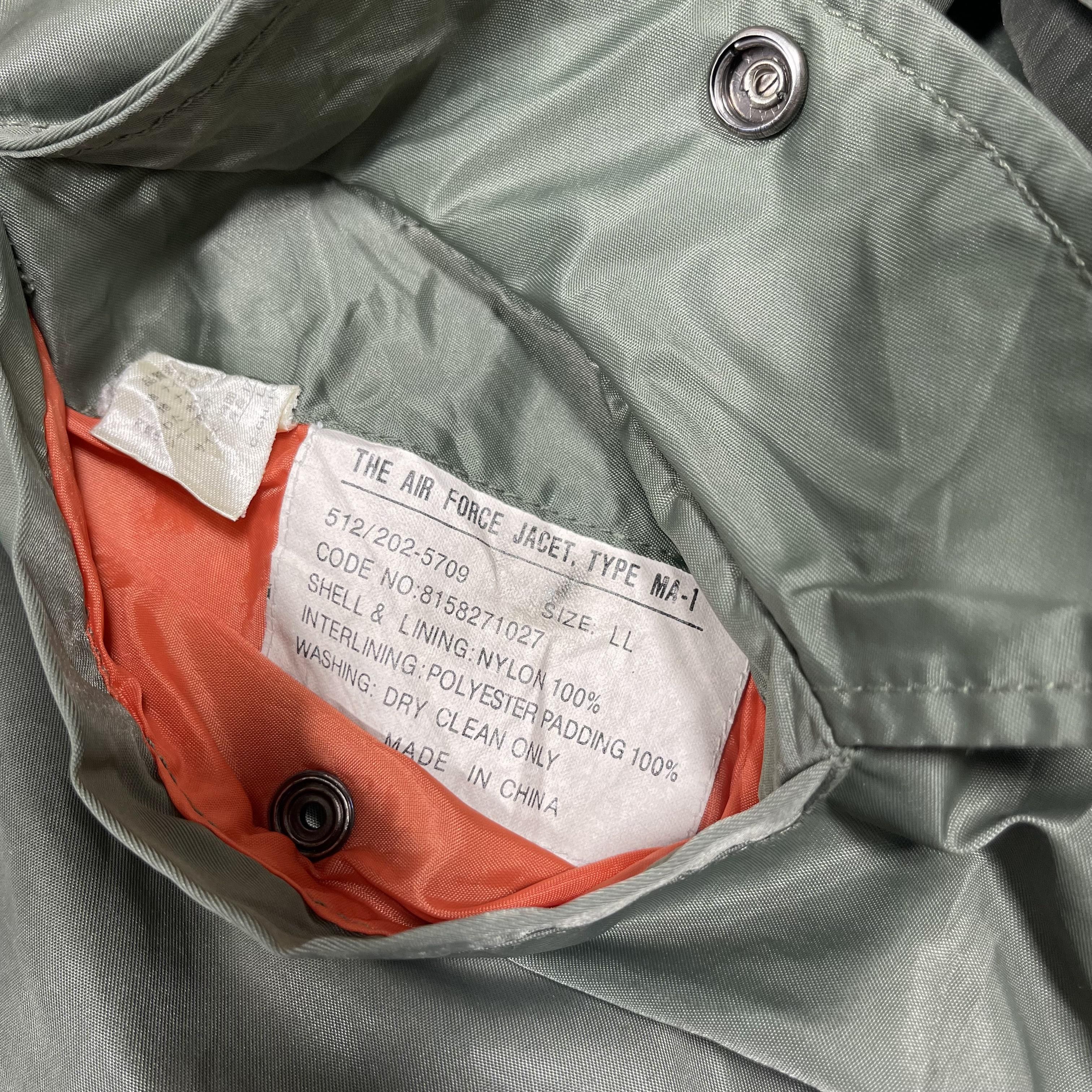 Vintage Vintage 1990s MA-1 Bomber Air Force Nylon Reversible Jacket Size US XL / EU 56 / 4 - 11 Thumbnail