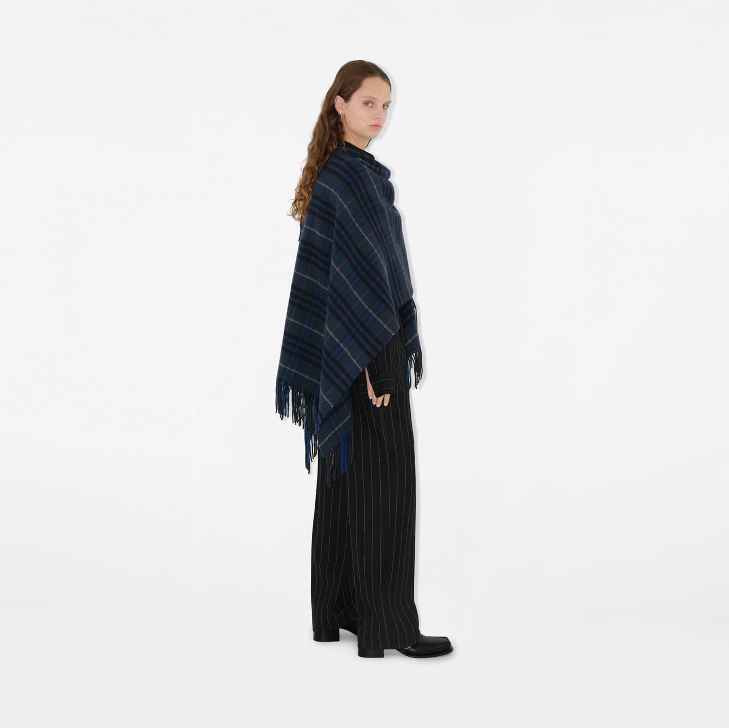 Burberry o1w1db10126 Check Wool Cashmere Cape in Multicolor Size L / US 10 / IT 46 - 3 Thumbnail