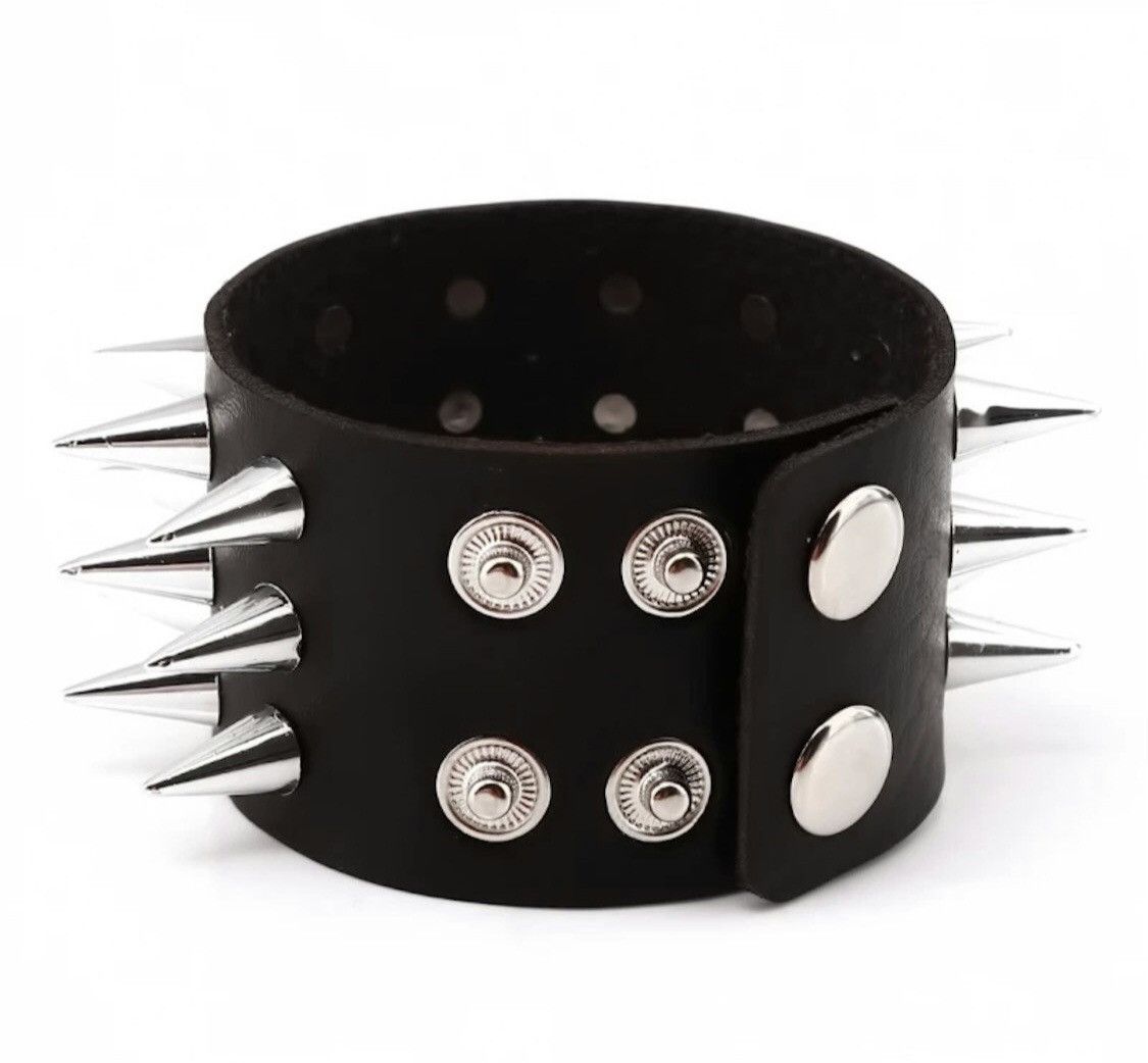 Japanese Brand Spikes Rivet Stud Bracelet Size ONE SIZE - 3 Thumbnail