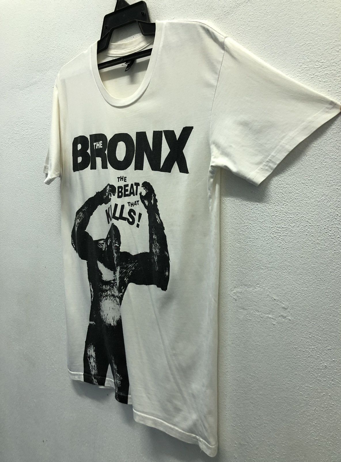 Band Tees Vintage As Colour Thr Bronx The Beat That Kills! T-Shirt Size US M / EU 48-50 / 2 - 5 Thumbnail
