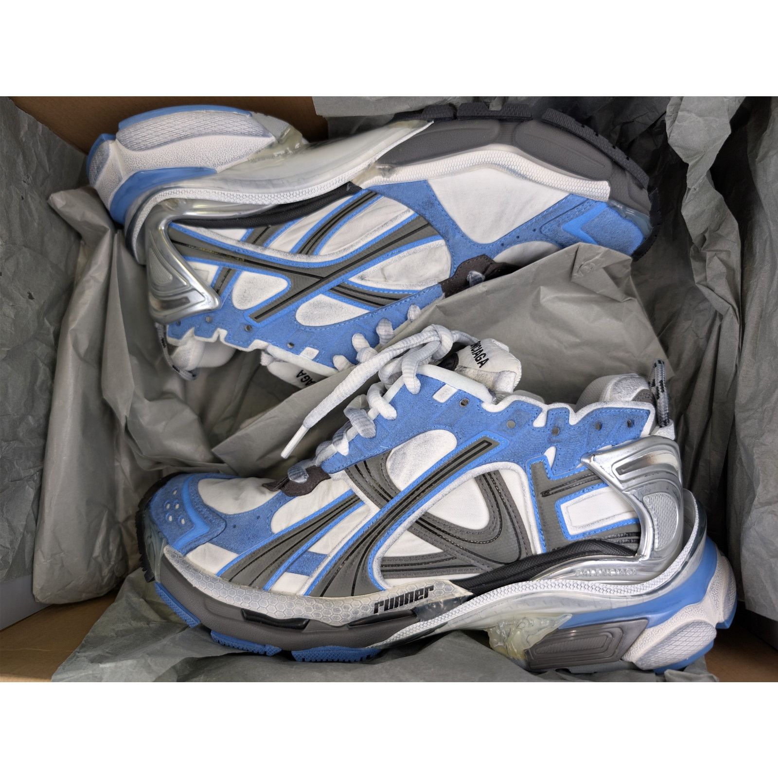 Balenciaga o1rshd1 Q:2 / Nylon Suede Mesh Runner Sneakers in Multicolor Size US 9 / EU 42 - 17 Thumbnail