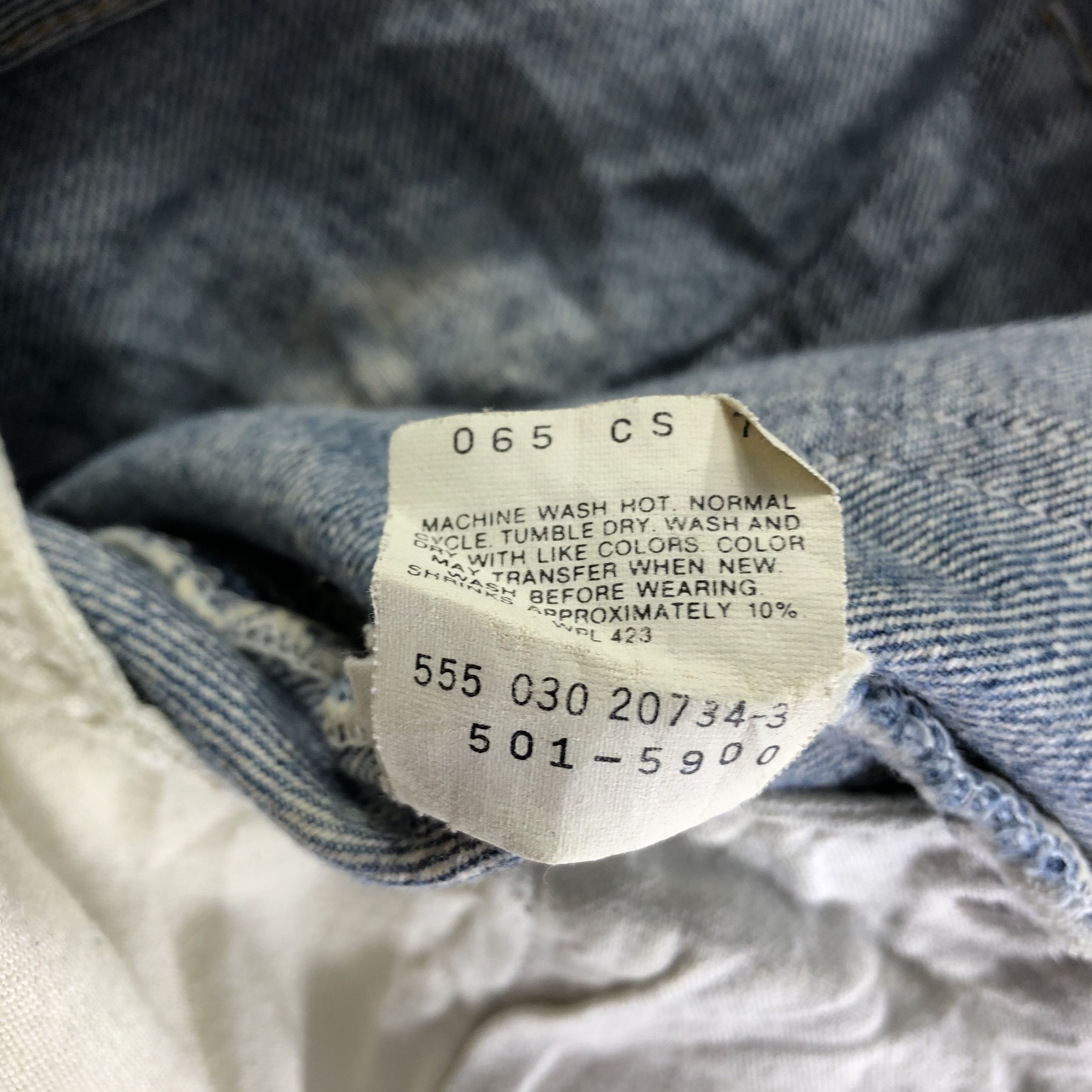 Levi's Vintage Levis 501 Jeans Medium Wash Denim KJ3131 Size US 27 - 12 Thumbnail