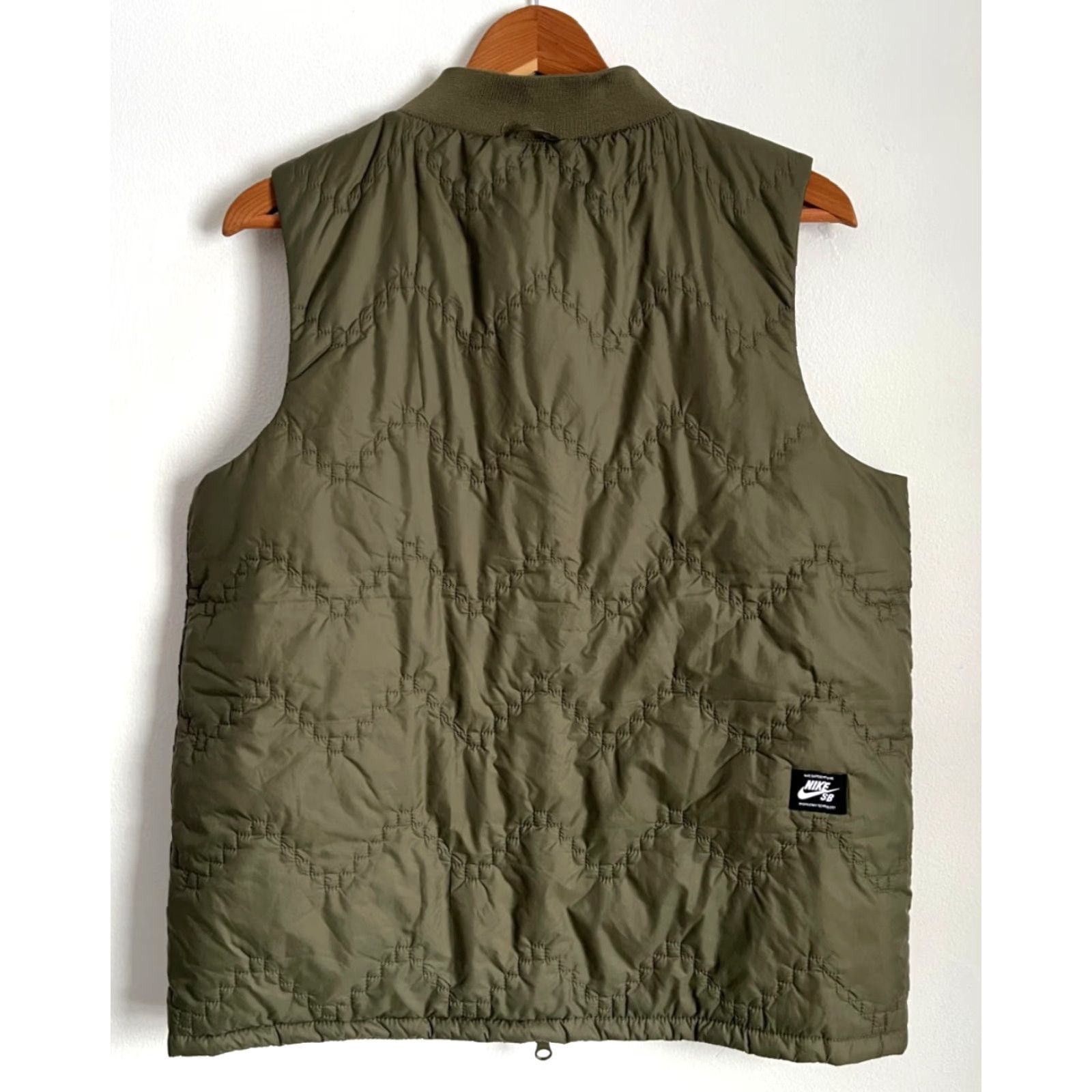 Nike VINTAGE Nike SB Shield Men's Vest Insulated Quilted Olive Green Sz M Basketball Size US M / EU 48-50 / 2 - 3 Thumbnail