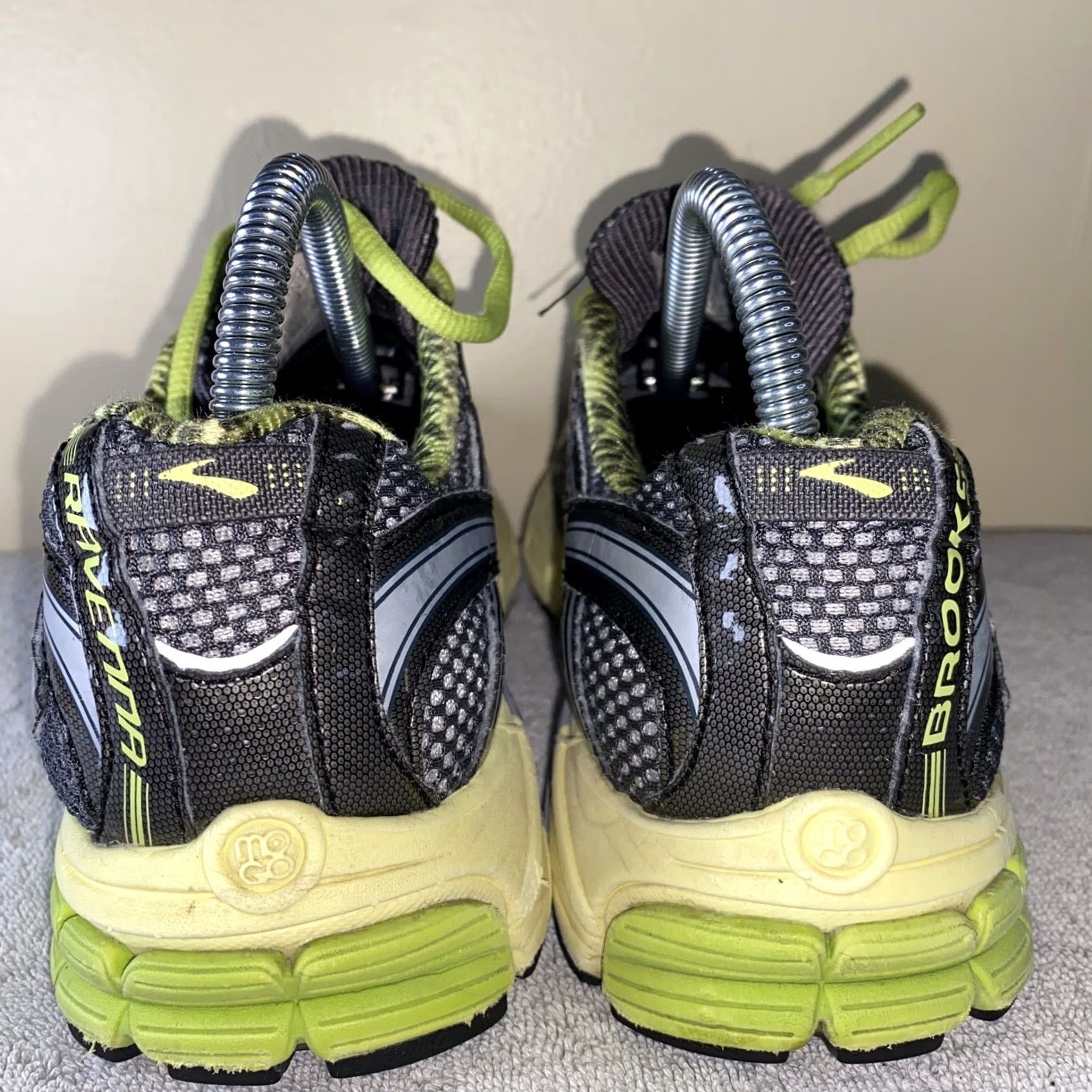 Brooks BROOKS Ravenna Women’s Sneaker 8.5 Grey Neon Green Brook Ravenna Gray Nike? Size US 9 / IT 39 - 5 Thumbnail