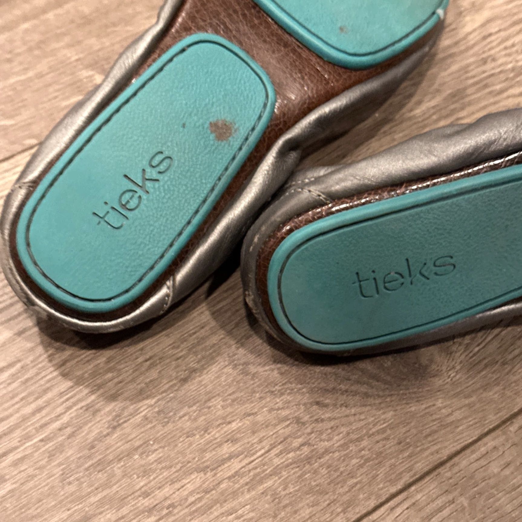Vintage Tieks by Gavrieli Silver Leather Ballet Flats Size 7 Womens Size US 7 / IT 37 - 6 Thumbnail