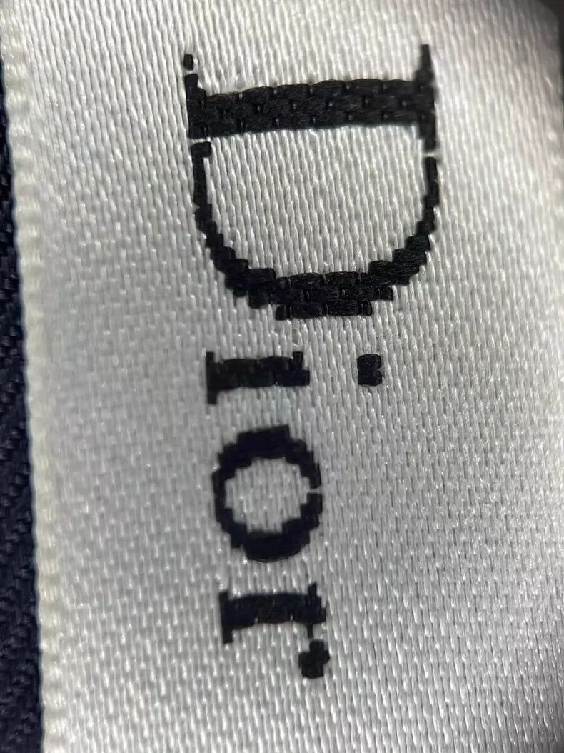 Dior Dior Silk Scarf in Excellent Condition-2505 Size ONE SIZE - 8 Thumbnail