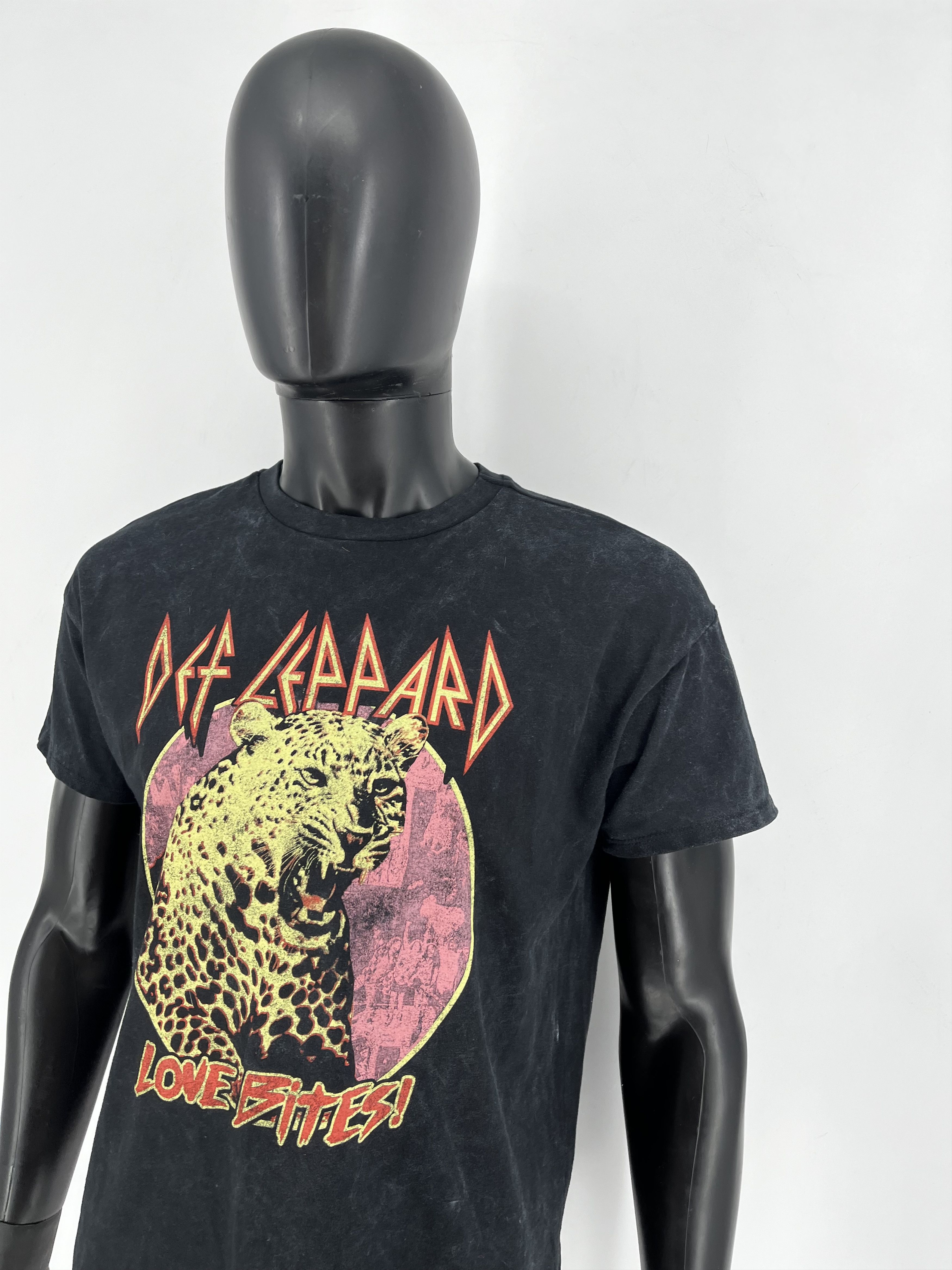 Band Tees Def Leppard Love Bites Hysteria Glam Metal Rock Band Tee S Size US S / EU 44-46 / 1 - 4 Thumbnail