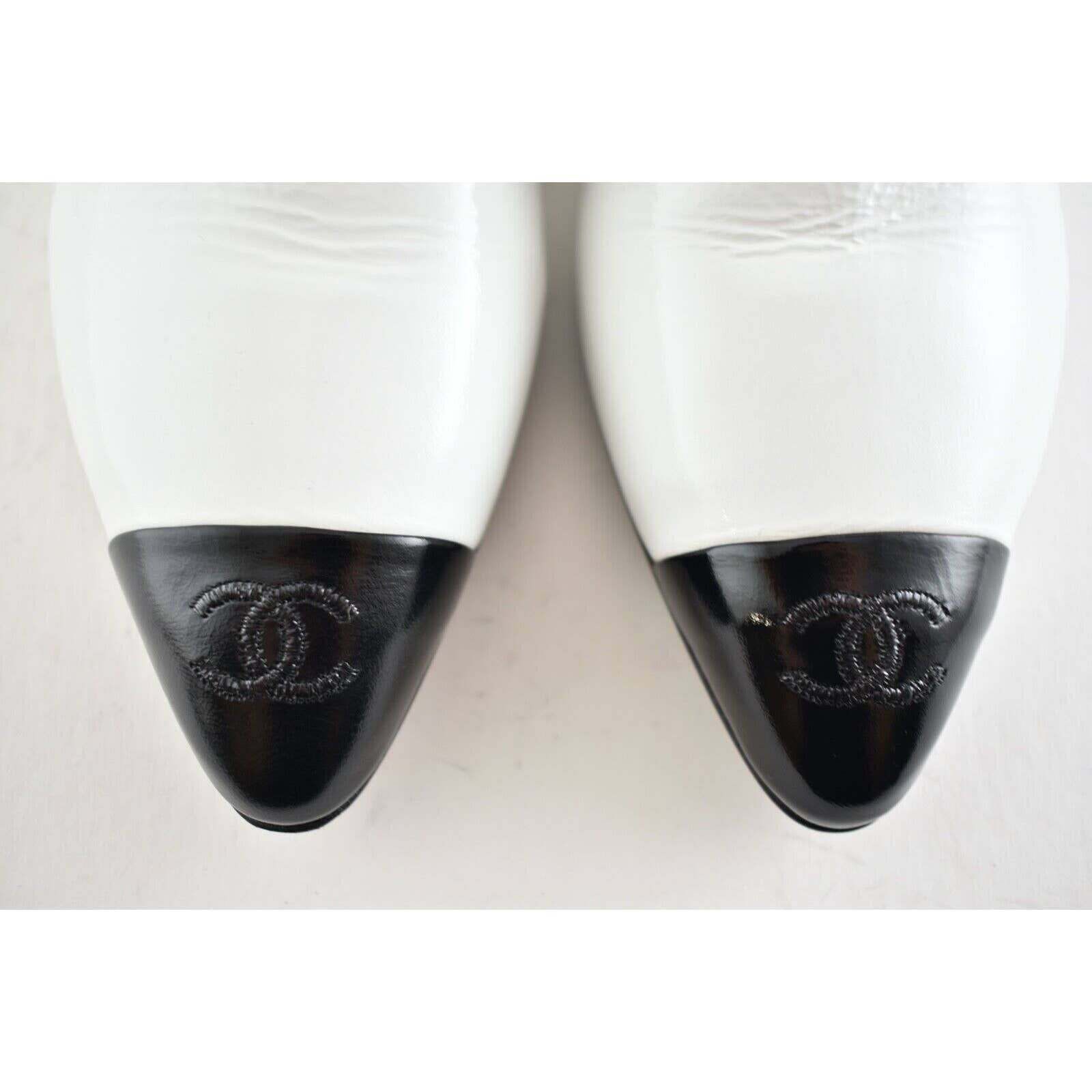 Chanel Chanel 19B White Black Leather Cone CC Logo Ankle Short Size US 8 / IT 38 - 5 Thumbnail