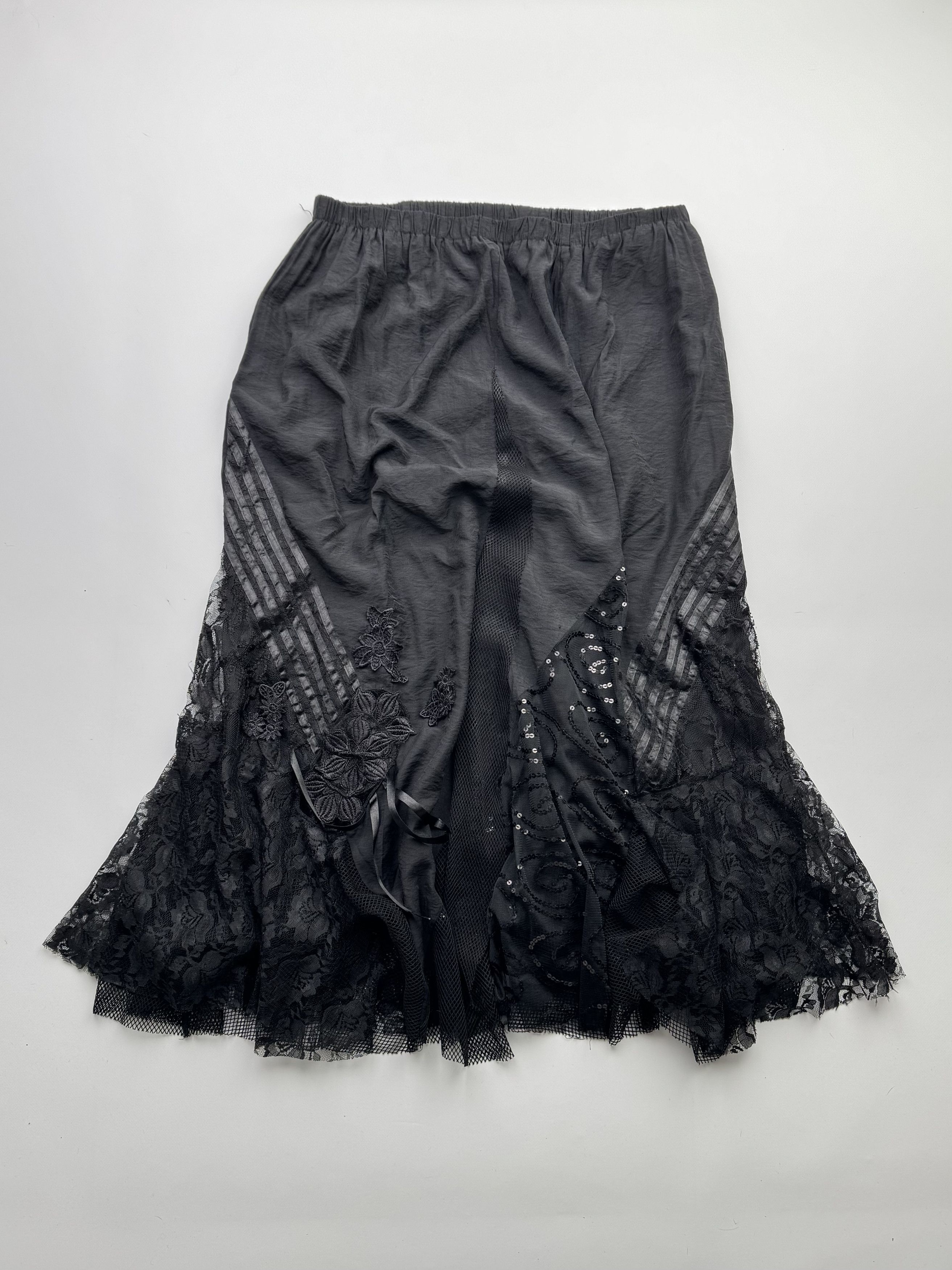 Vintage Vintage Goth Flare Maxi Skirt B231(V379)E2 Size 32" / US 10 / IT 46 - 1 Thumbnail