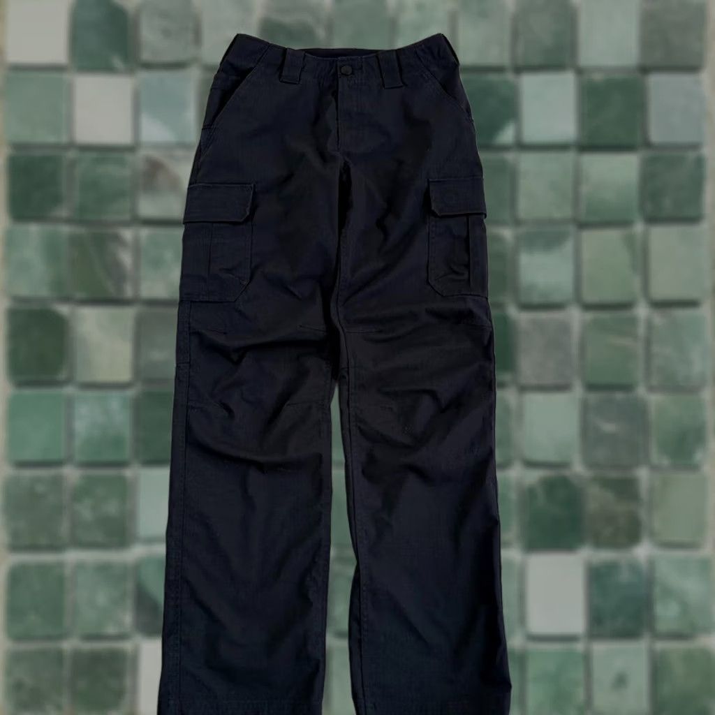 Under Armour Under Armour UA Storm Tactical Patrol Cargo Pants Black Ripstop Men 30x32 Functional Pockets Straight Leg Regular Fit shorts? Size US 30 / EU 46 - 1 Thumbnail