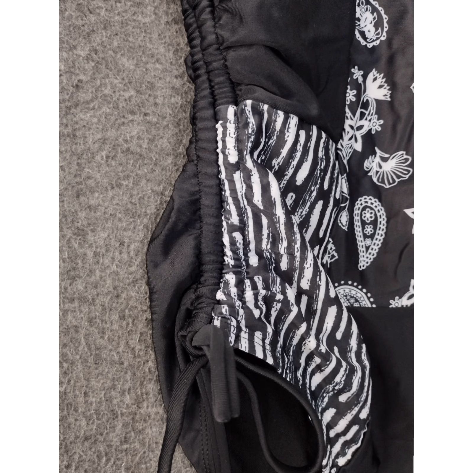 Vintage Women's Black and White Graphic Padded One Piece Swimsuit L - Nike? Size ONE SIZE - 3 Thumbnail