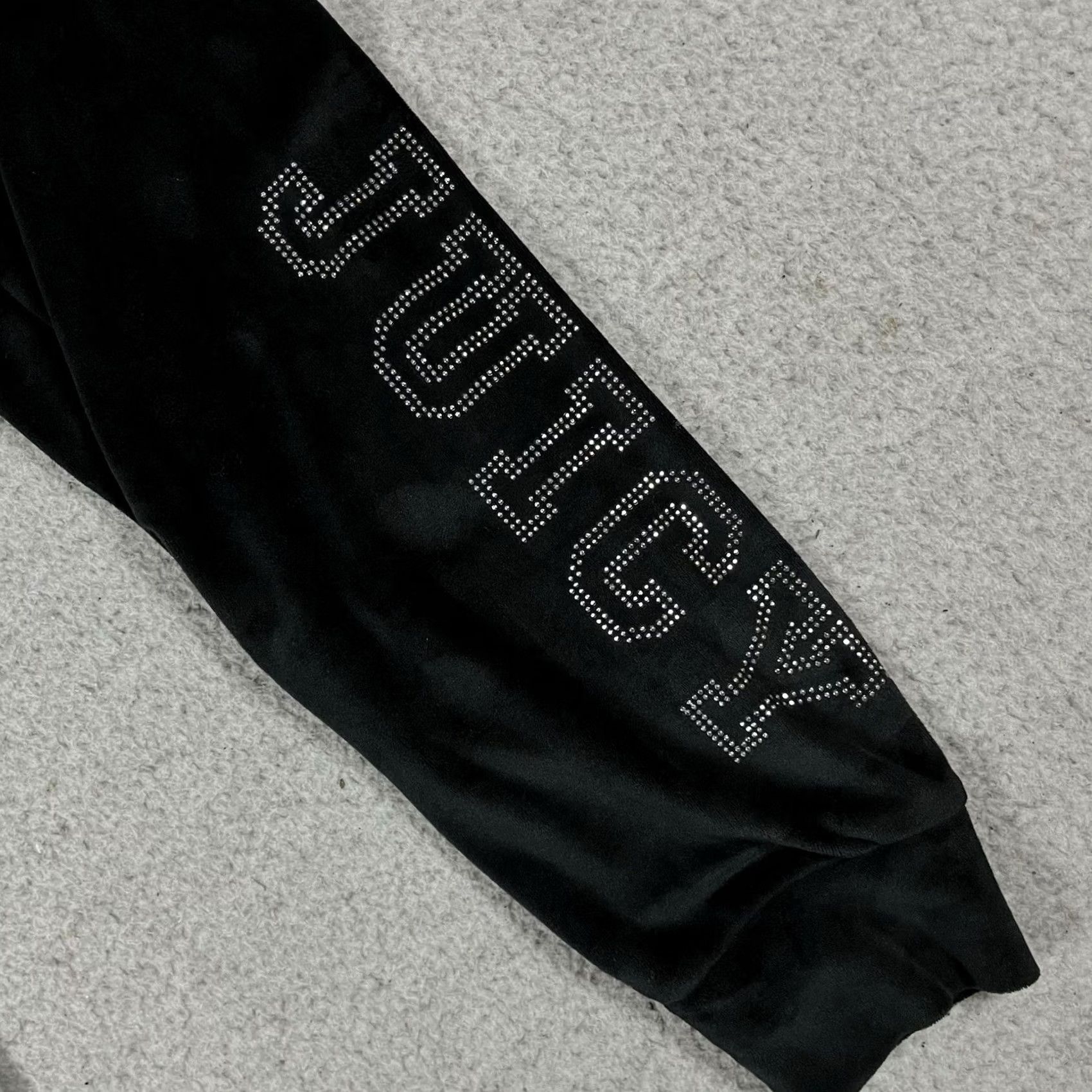 Juicy Couture Juicy Couture Joggers Womens S Black Velour Rhinestone Y2K Sweatpants Bottom Size 28" / US 6 / IT 42 - 2 Thumbnail