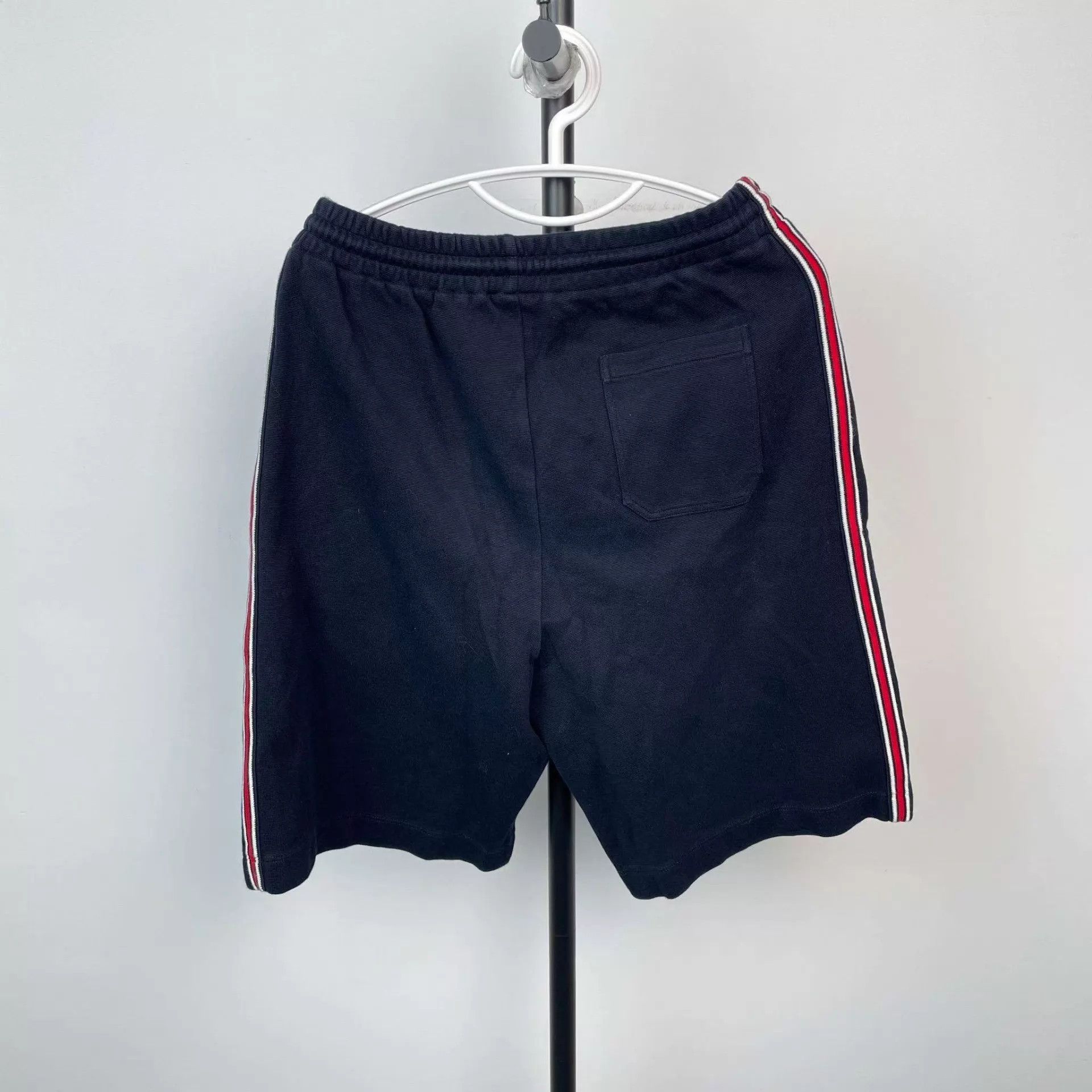 Gucci Gucci black red stripe short S Size US 30 / EU 46 - 2 Thumbnail