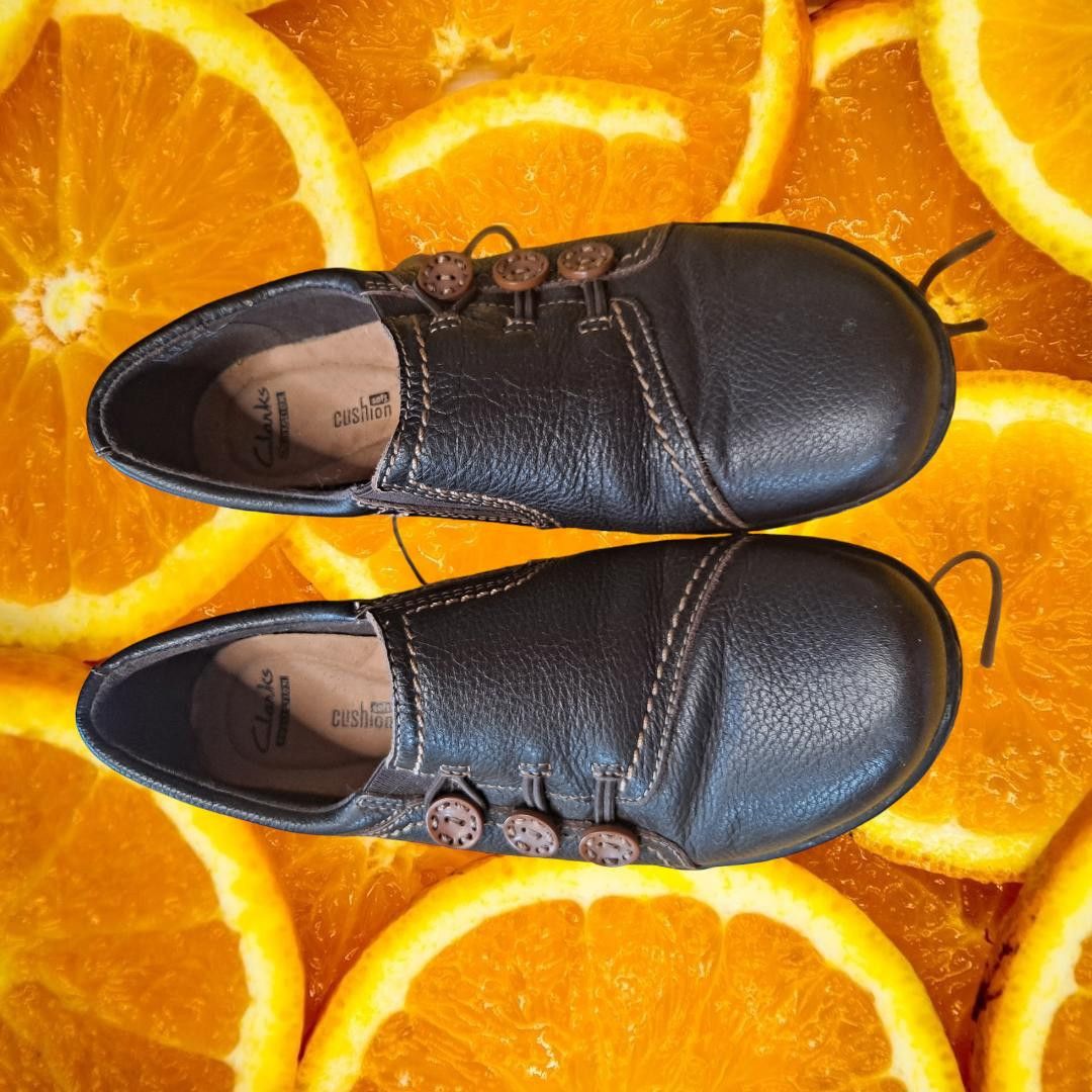 Clarks Clarks Soft Cushion Black Loafer with Accent Buttons Size 7 Size US 7.5 / IT 37.5 - 2 Thumbnail