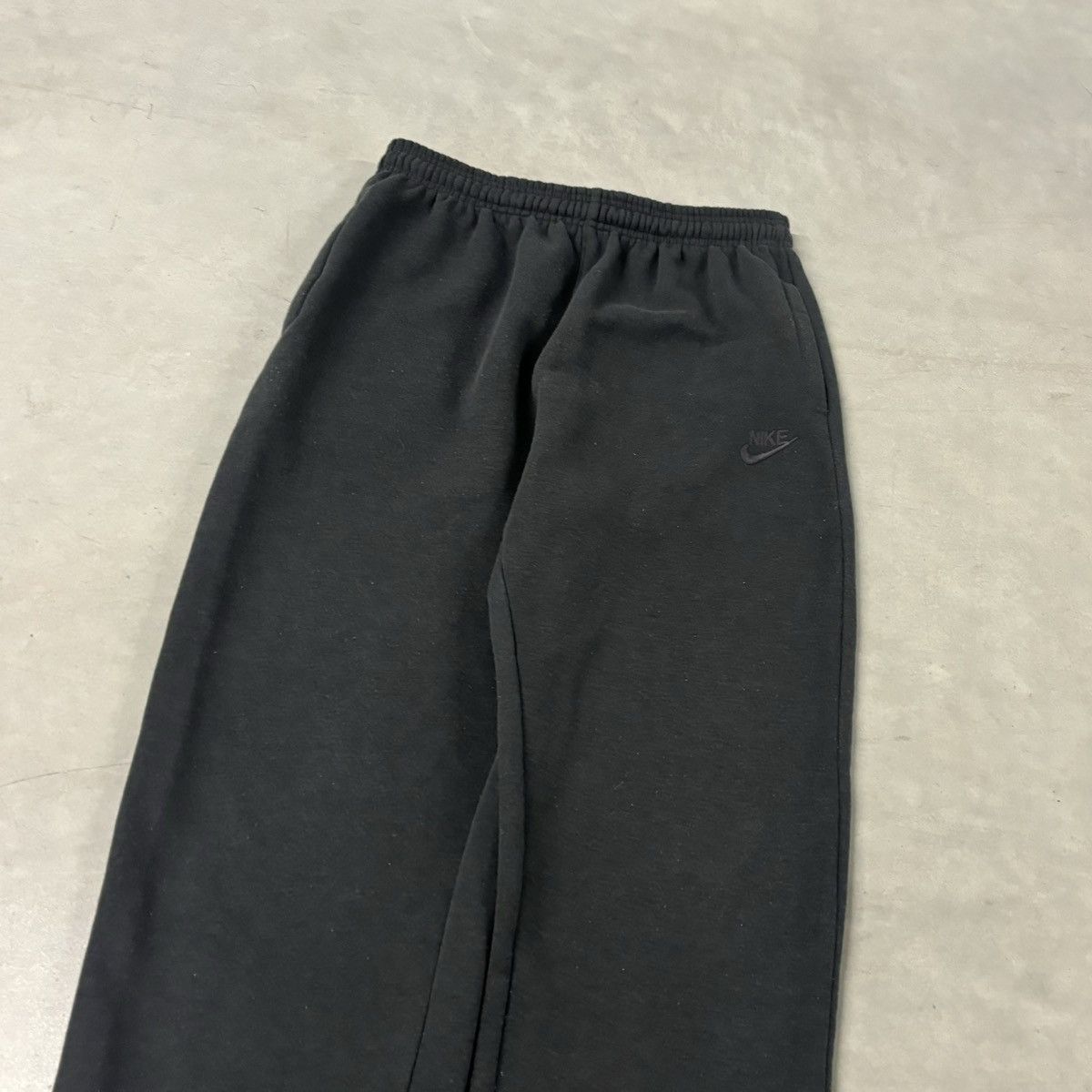 Other Vintage Y2K Baggy Black Nike Sweatpants Size US 29 - 2 Thumbnail