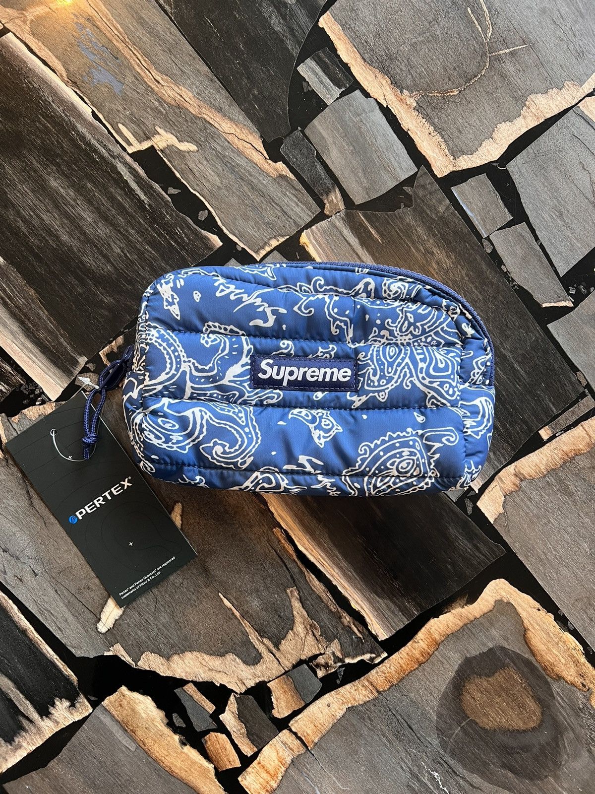 バッグ Supreme Puffer Pouch \