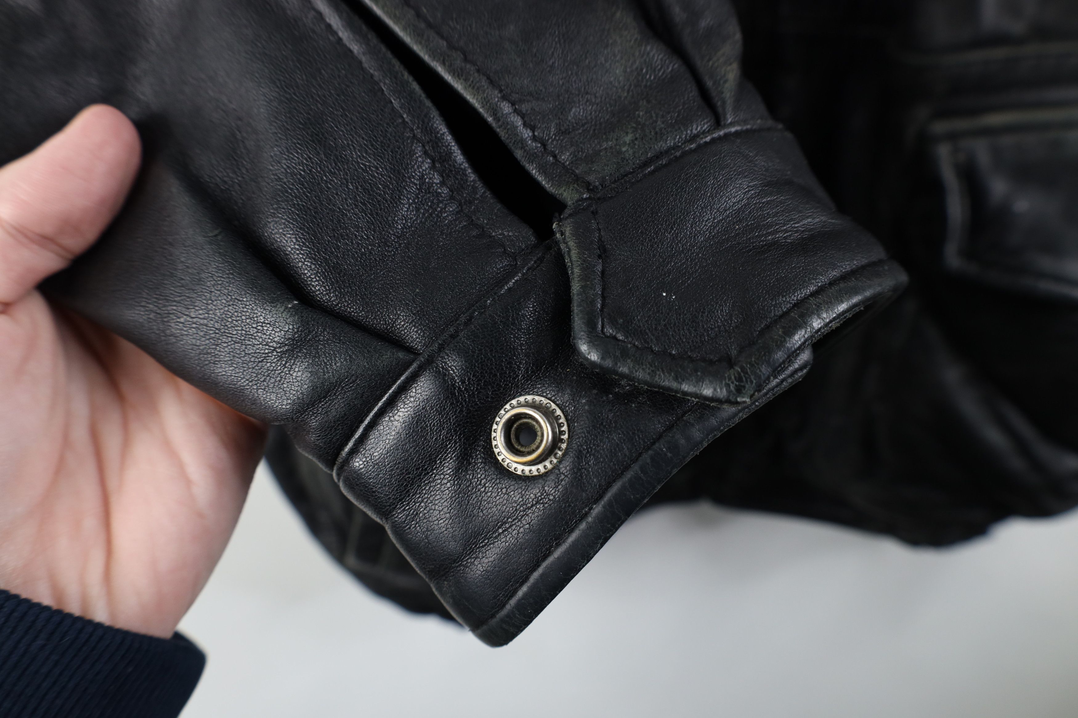 Vintage Vintage 90s Streetwear Distressed Flight Bomber Jacket Black Size US L / EU 52-54 / 3 - 9 Thumbnail