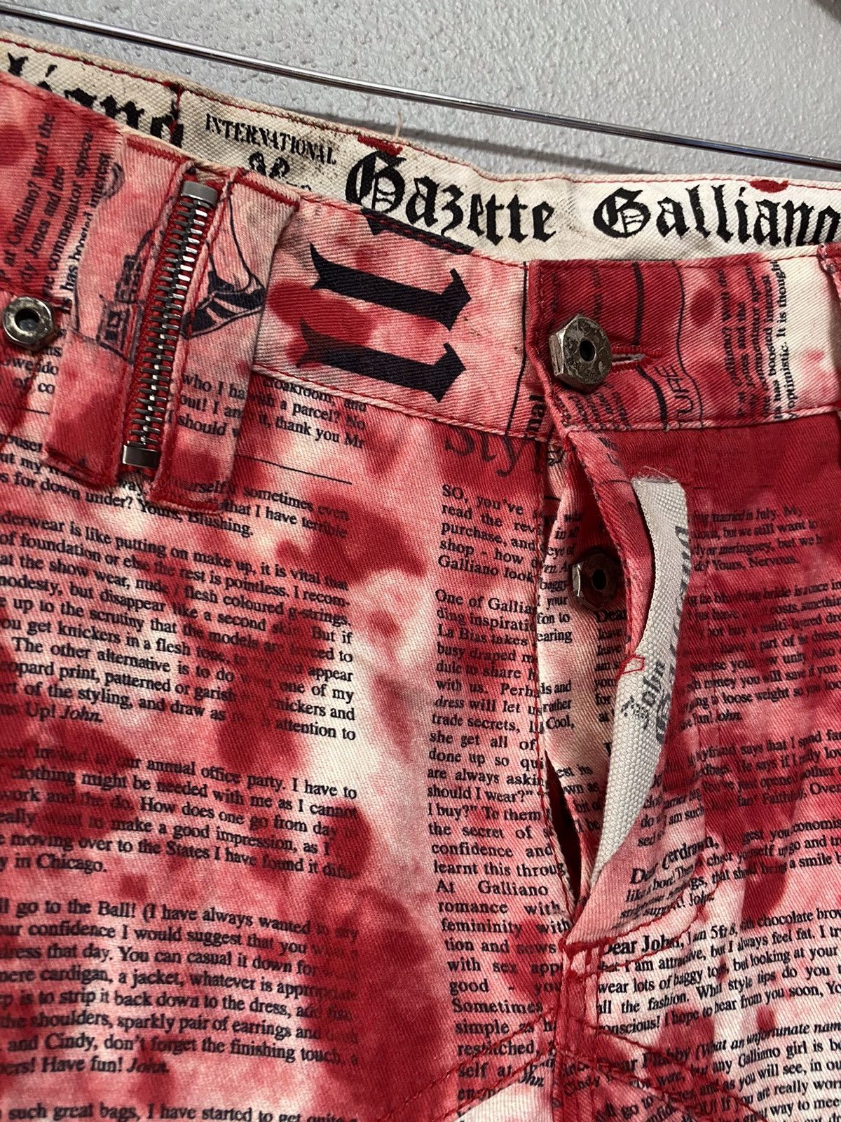 John Galliano Archive John Galliano news papper curves pants Size US 34 / EU 50 - 15 Thumbnail
