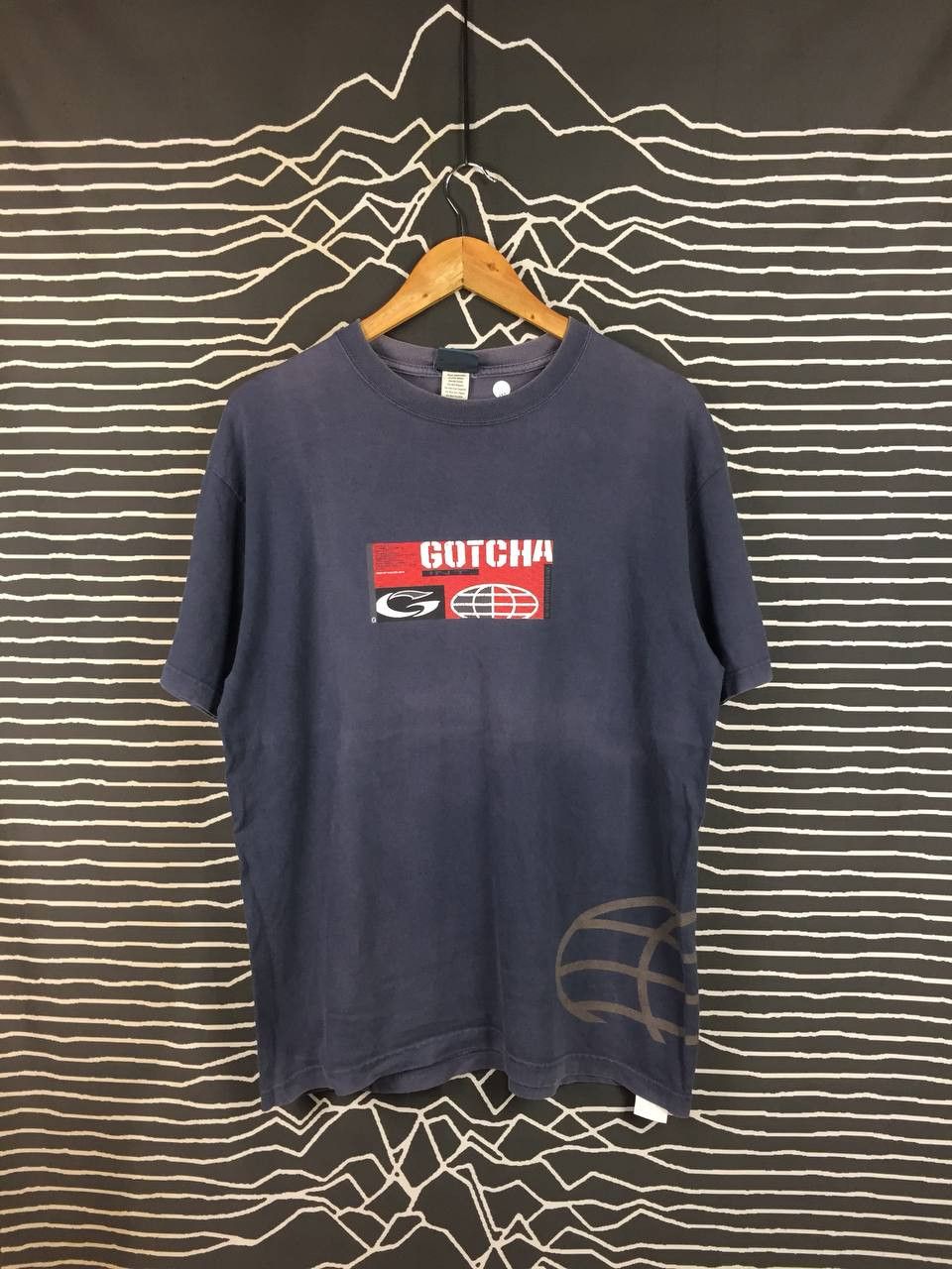Gotcha Vtg Gotcha International Globe Logo Surf Skate Tee Size US M / EU 48-50 / 2 - 2 Thumbnail