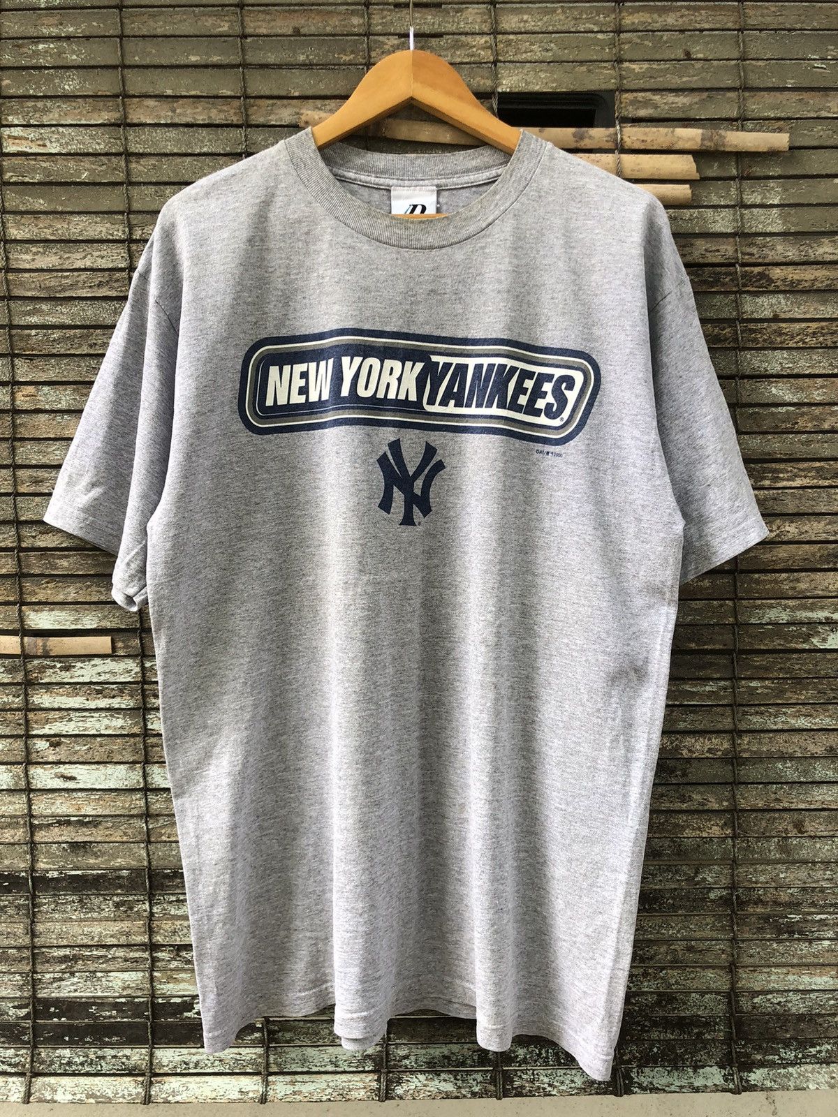 MLB Vintage 90s MLB New York Yankees Centre Logo Tshirts Size US L / EU 52-54 / 3 - 1 Thumbnail