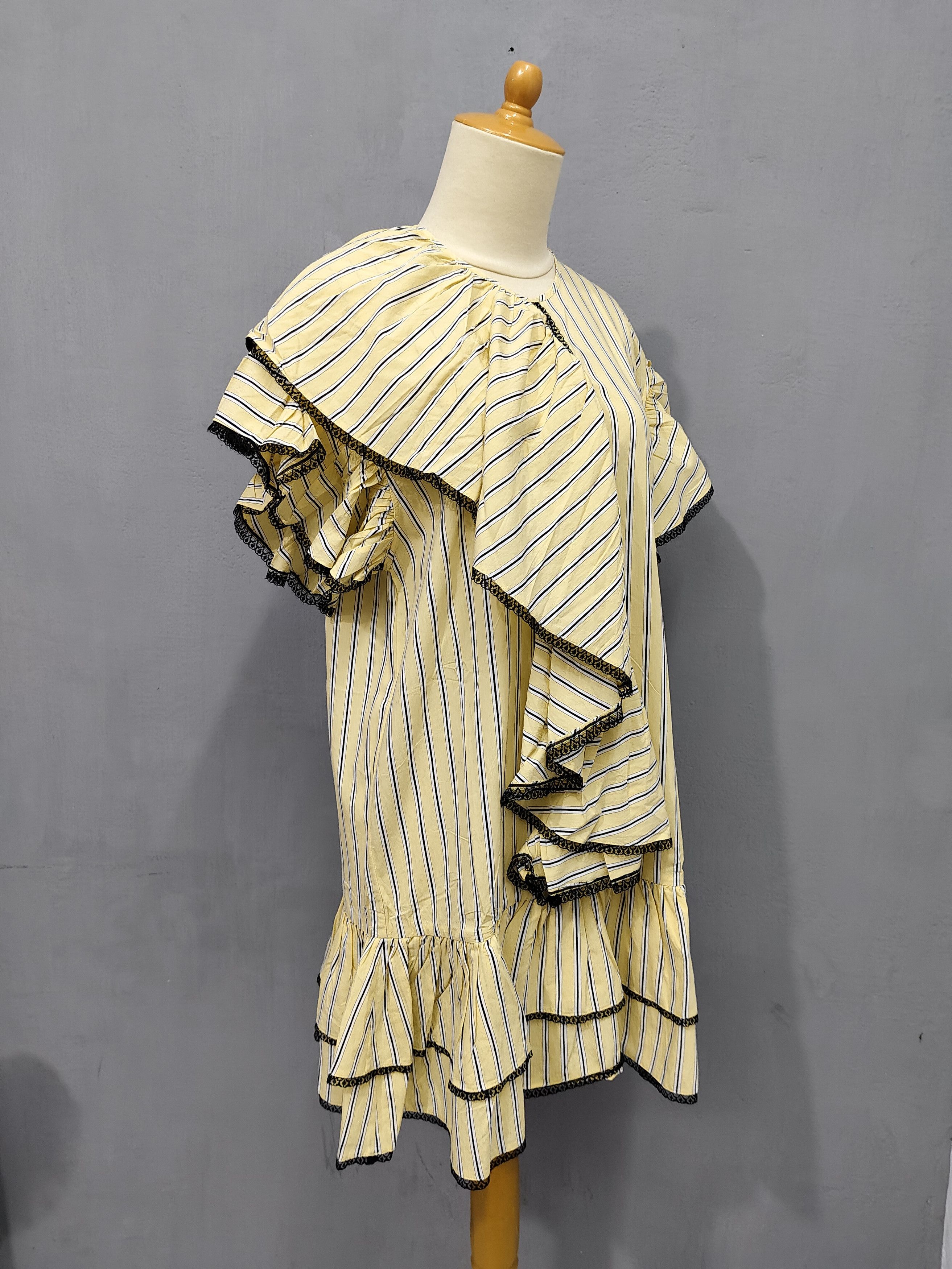 MSGM FW18 MSGM- Runway Asymmetric Layered Ruffle Striped Dress Size M / US 6-8 / IT 42-44 - 2 Thumbnail