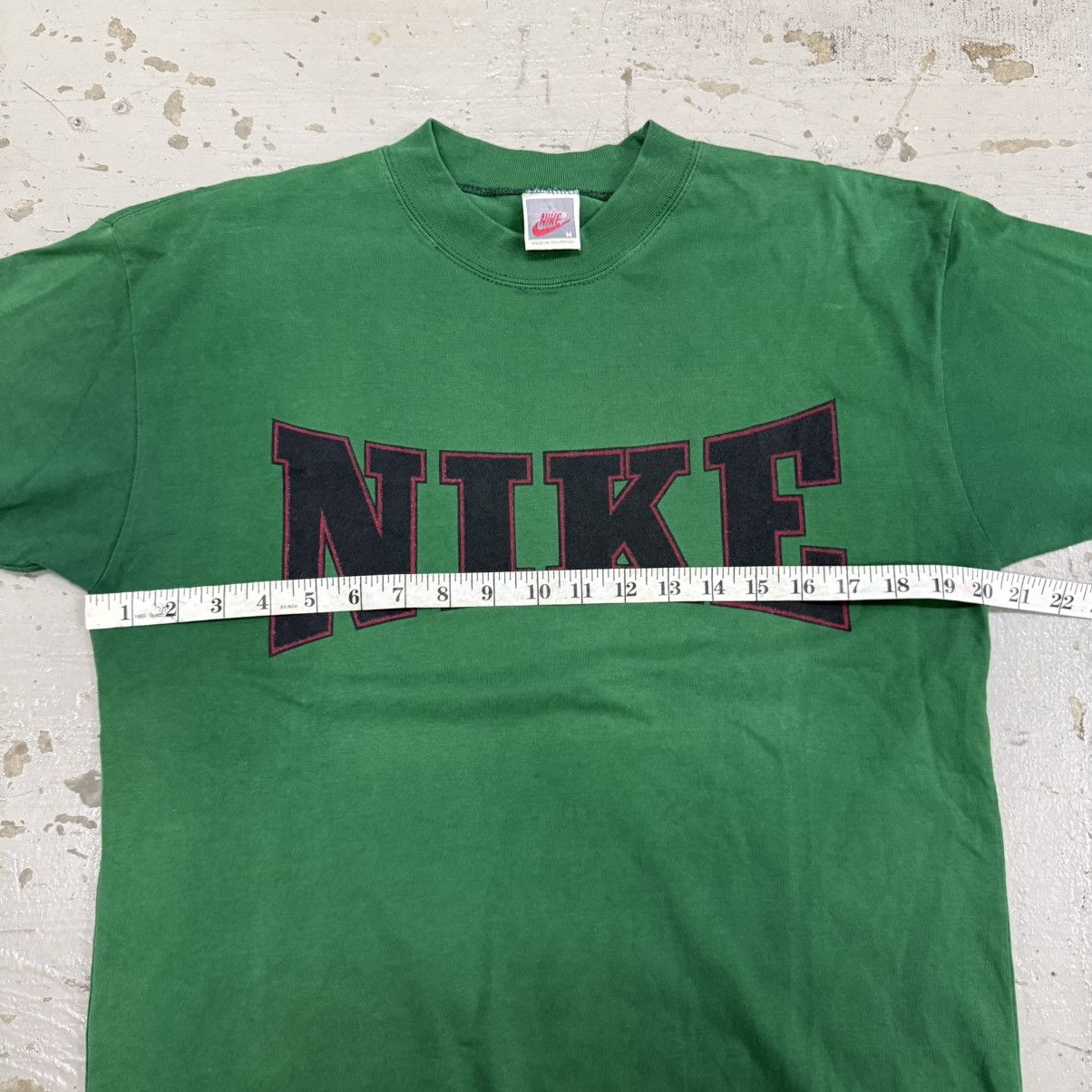 Nike Vintage Nike Curve Logo Tshirt Size US M / EU 48-50 / 2 - 4 Thumbnail