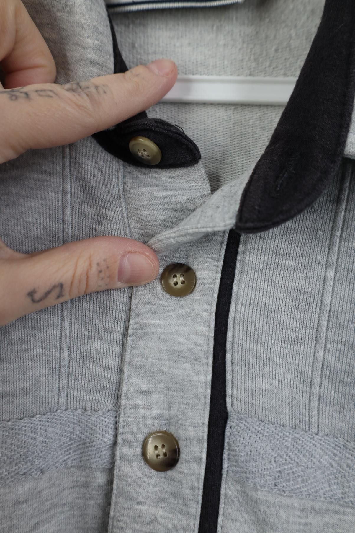 Vintage Vintage 90s Streetwear Ribbed Knit Pullover Polo Shirt Gray Size US L / EU 52-54 / 3 - 7 Thumbnail