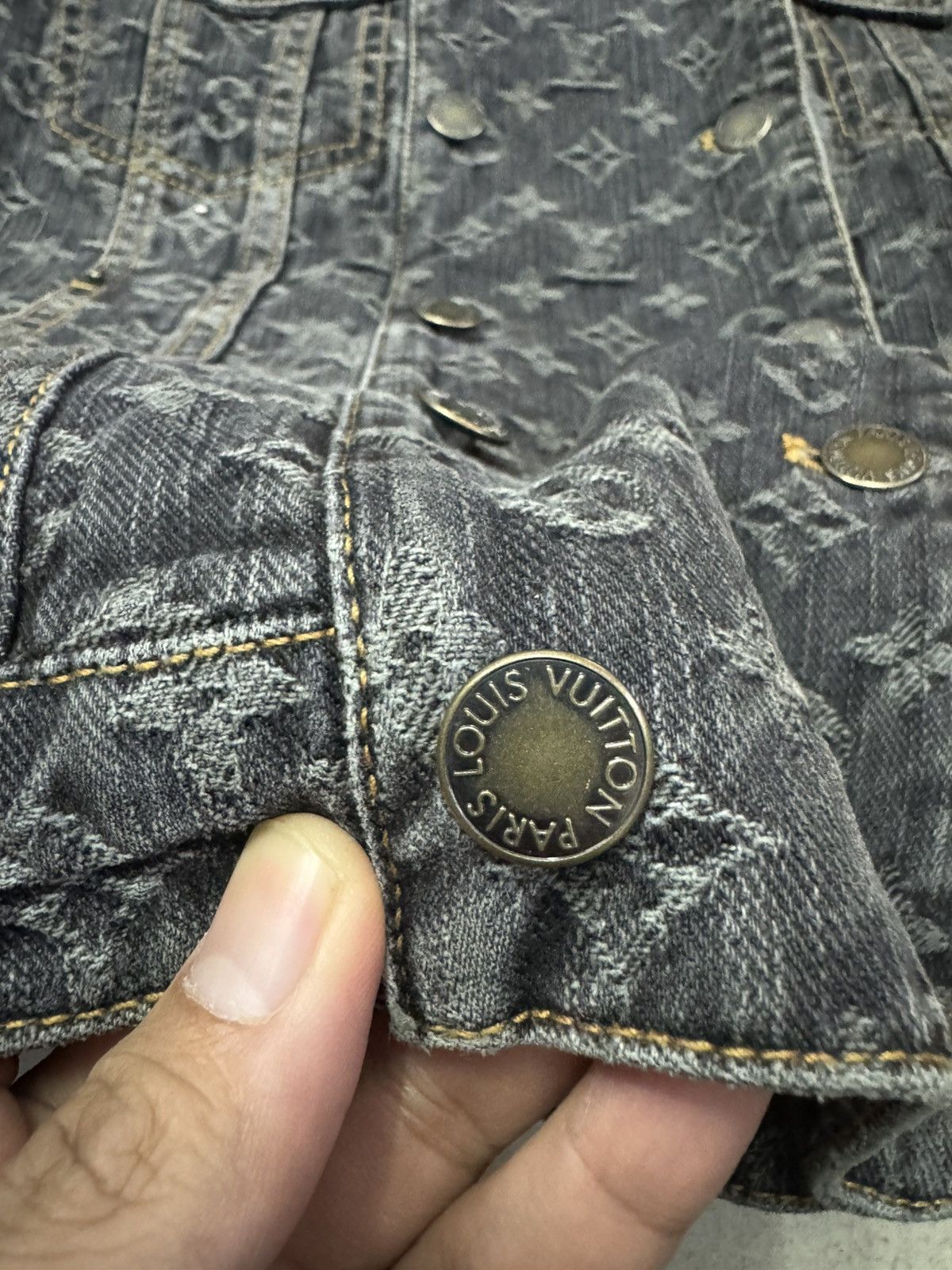 Louis Vuitton VINTAGE 2007 LOUIS VUITTON MONOGRAM JACQUARD DENIM JACKET Size XS / US 0-2 / IT 36-38 - 3 Thumbnail