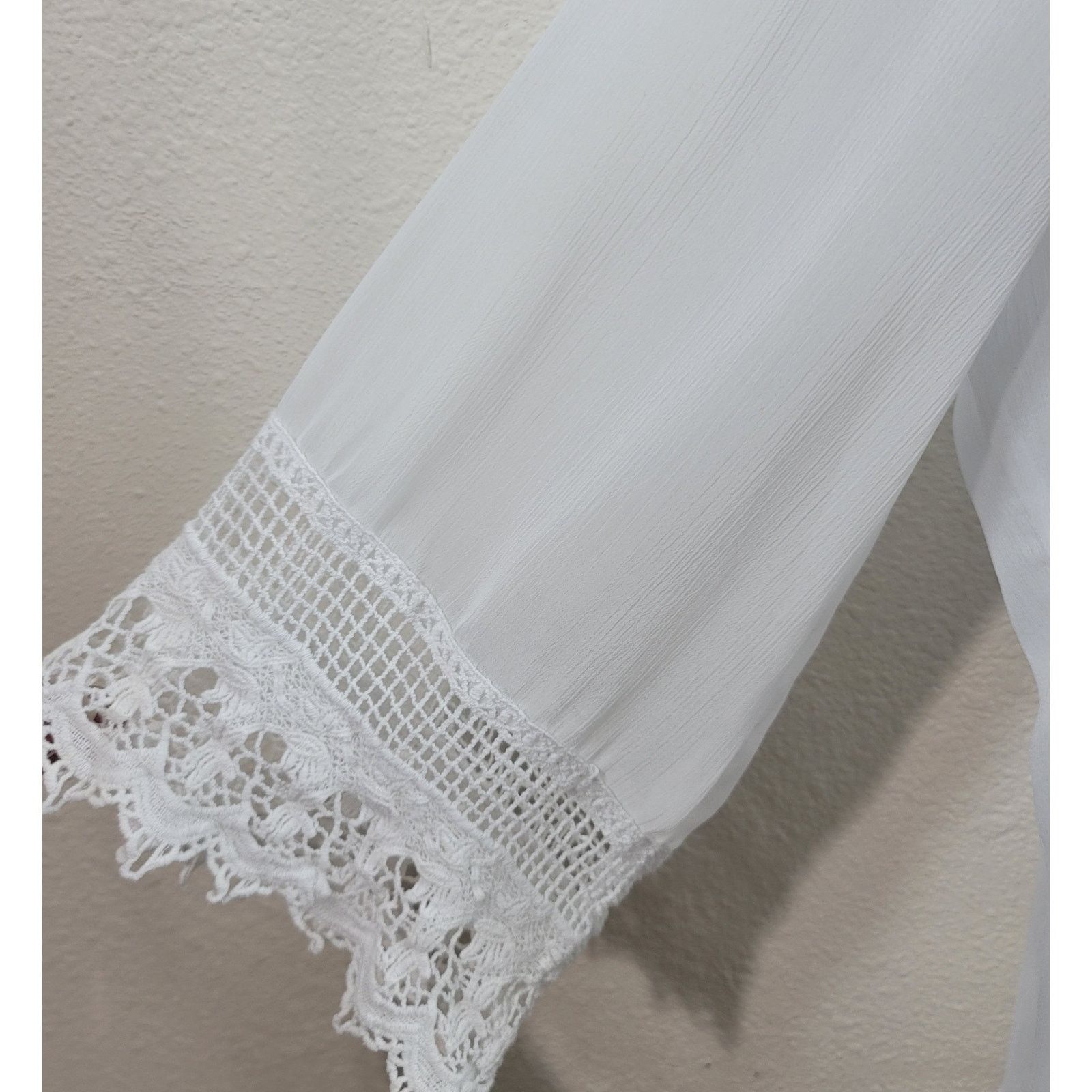 Other Roz & Ali White Button Up Pleated Bodice Lace Hem Top 1X Size XL / US 12-14 / IT 48-50 - 6 Thumbnail