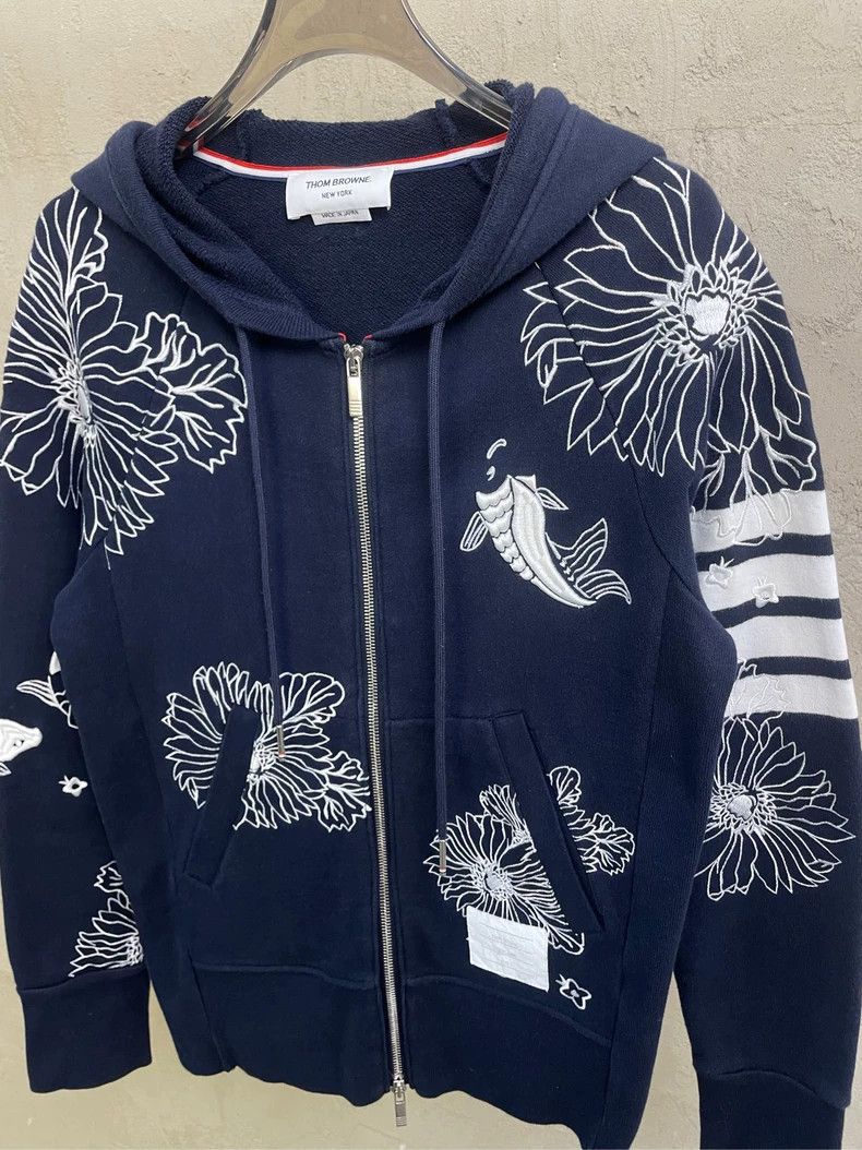 Thom Browne Thom browne Dark blue four-striped embroidered carp flower Size US S / EU 44-46 / 1 - 3 Thumbnail
